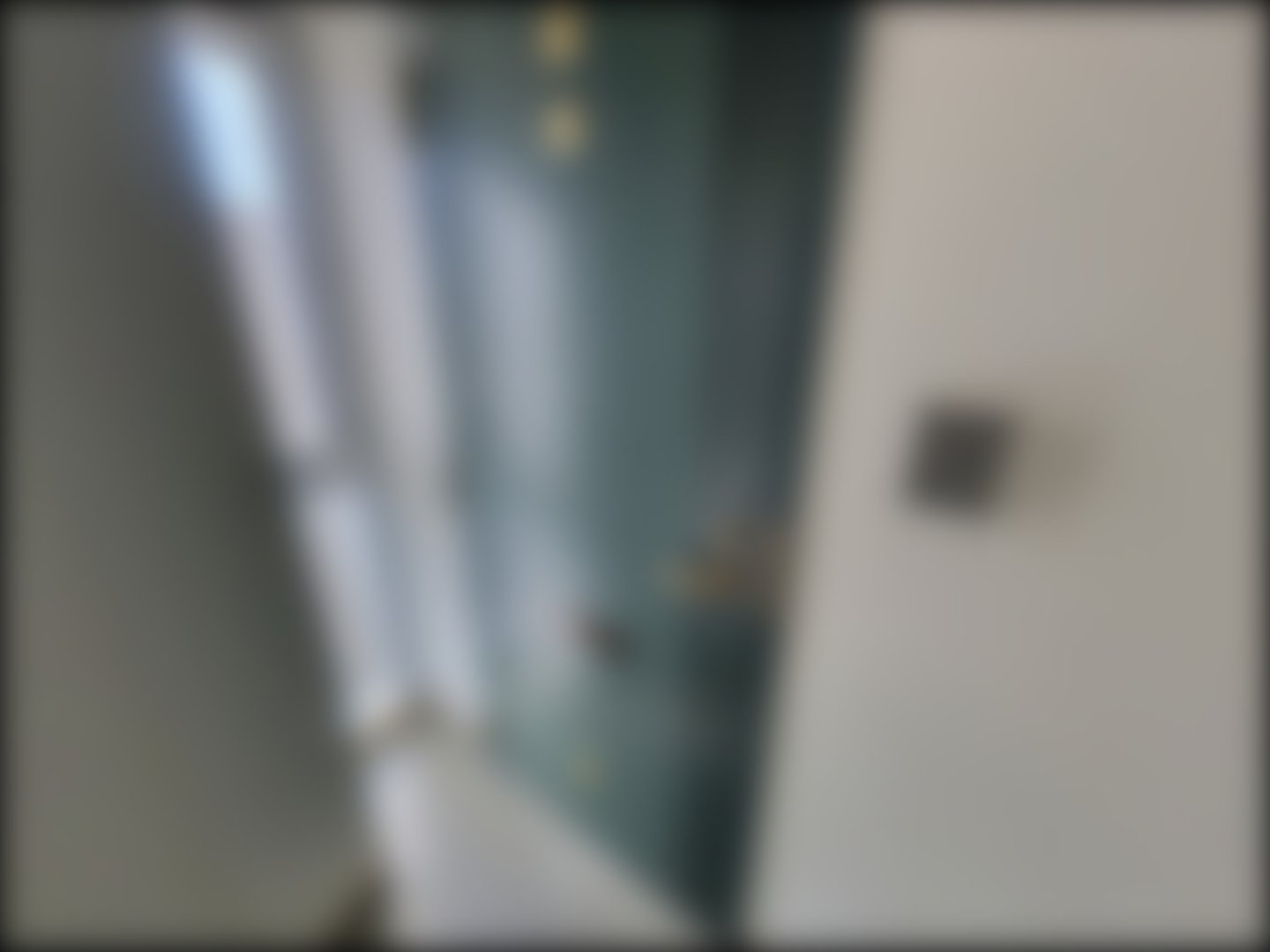 loading blurry tour image