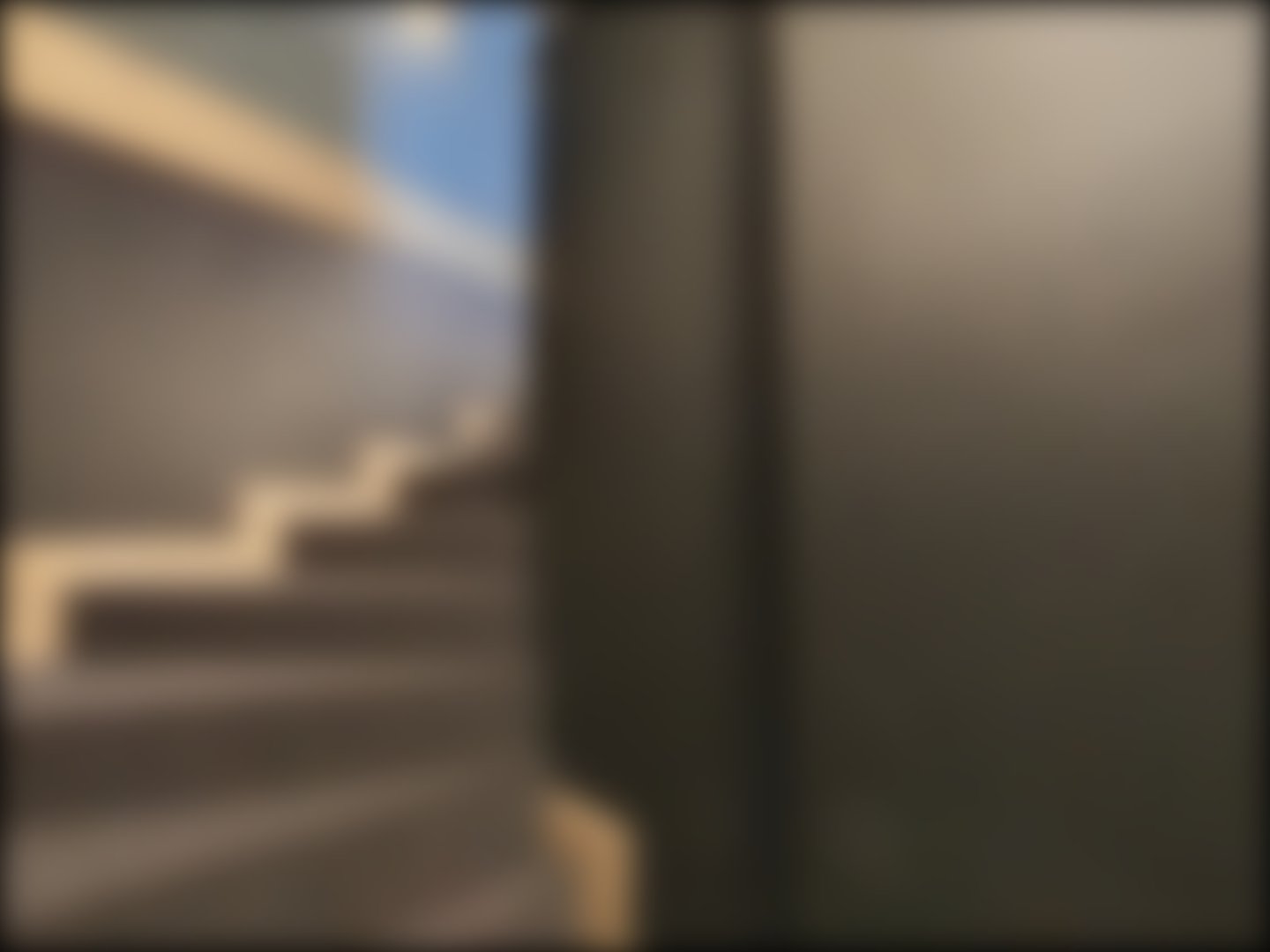 loading blurry tour image