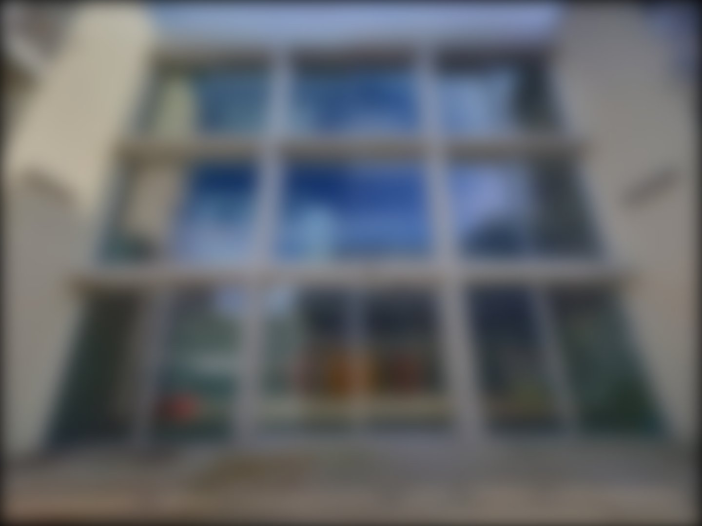 loading blurry tour image