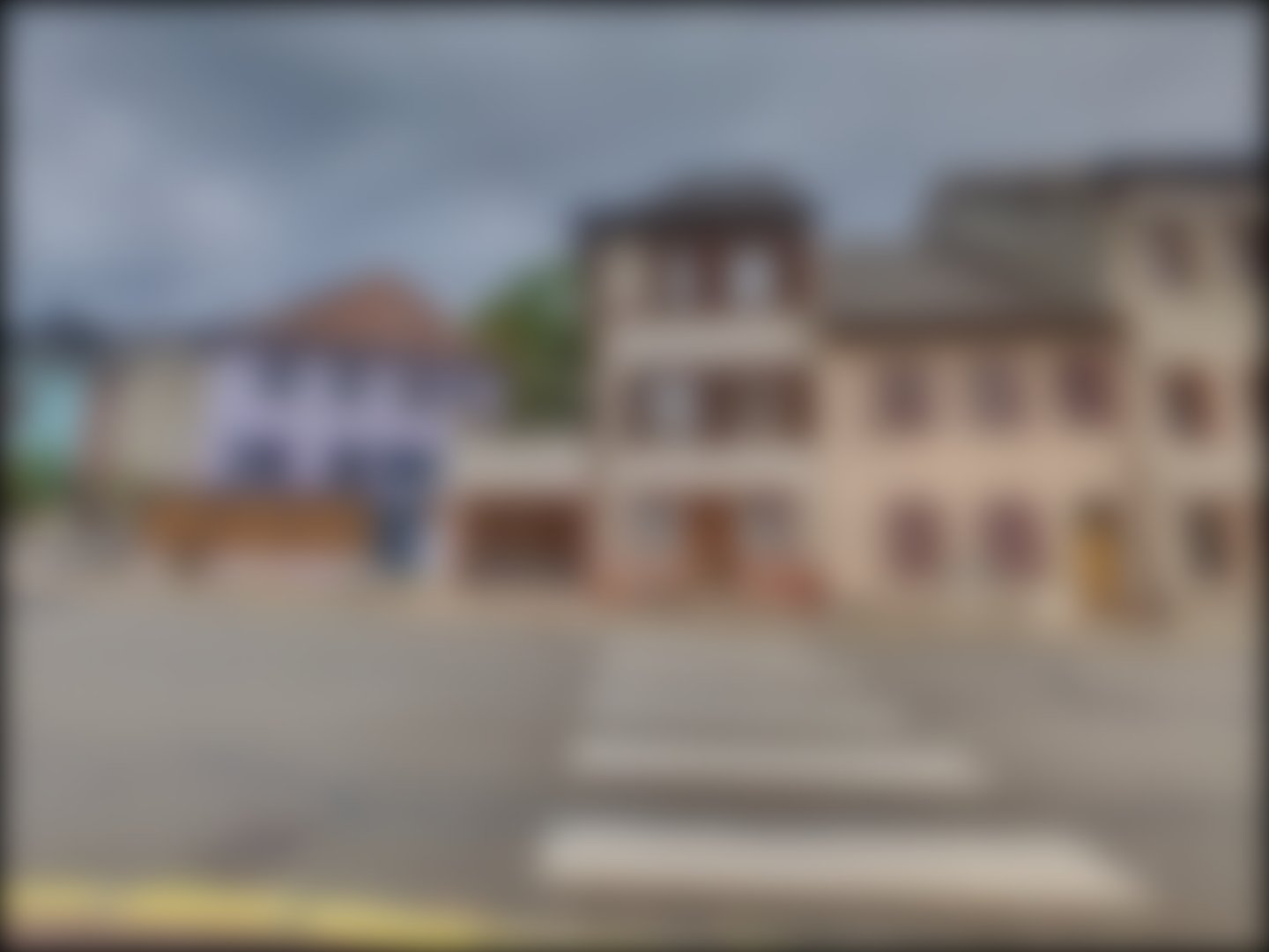 loading blurry tour image