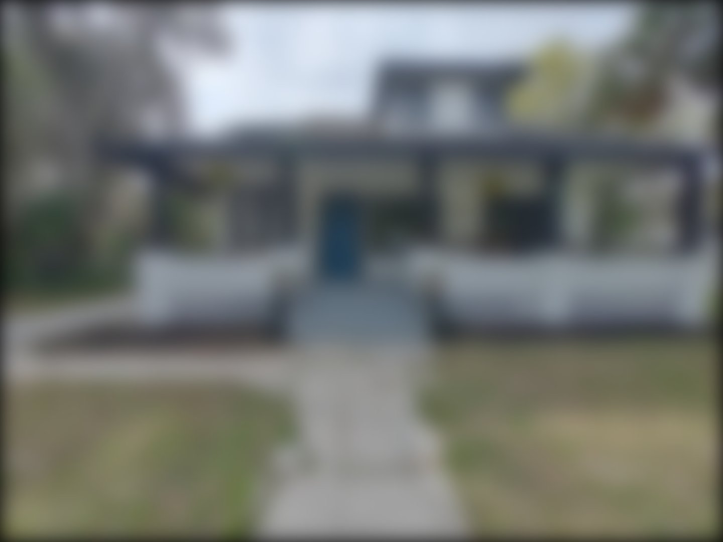 loading blurry tour image