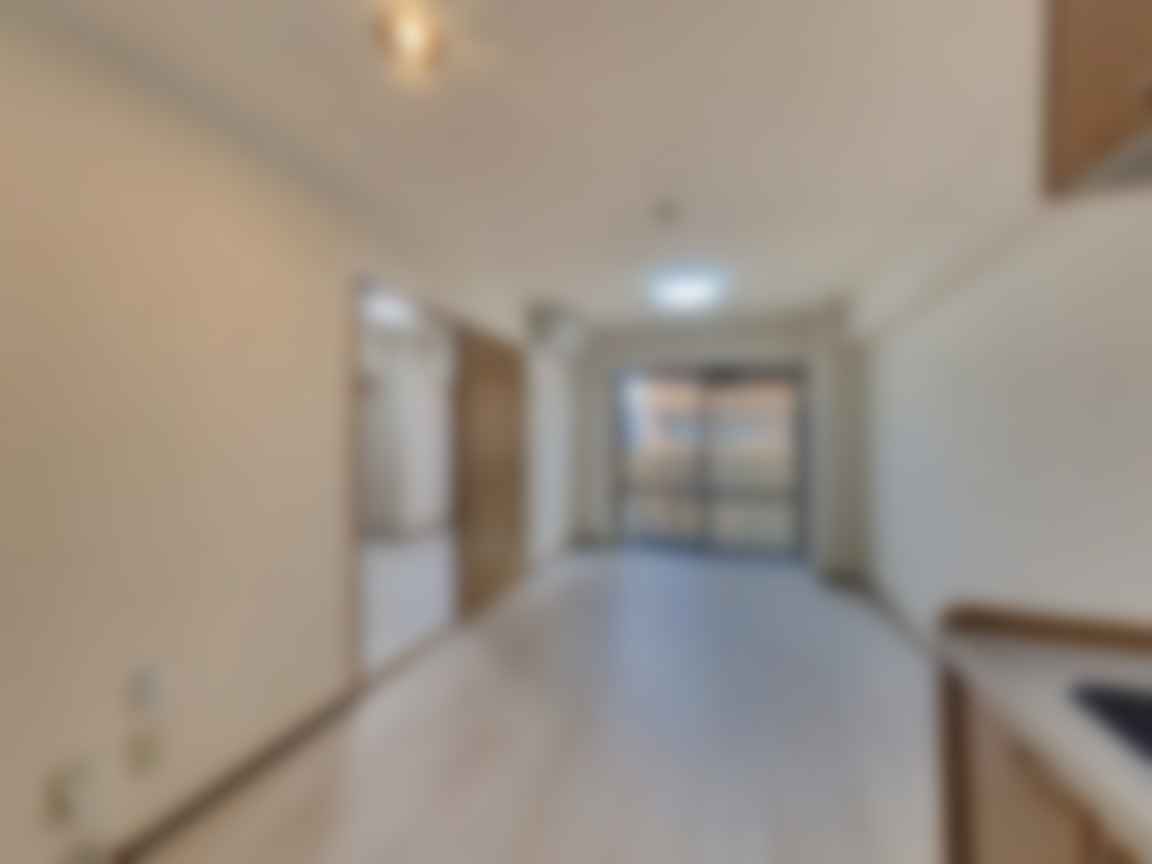 loading blurry tour image