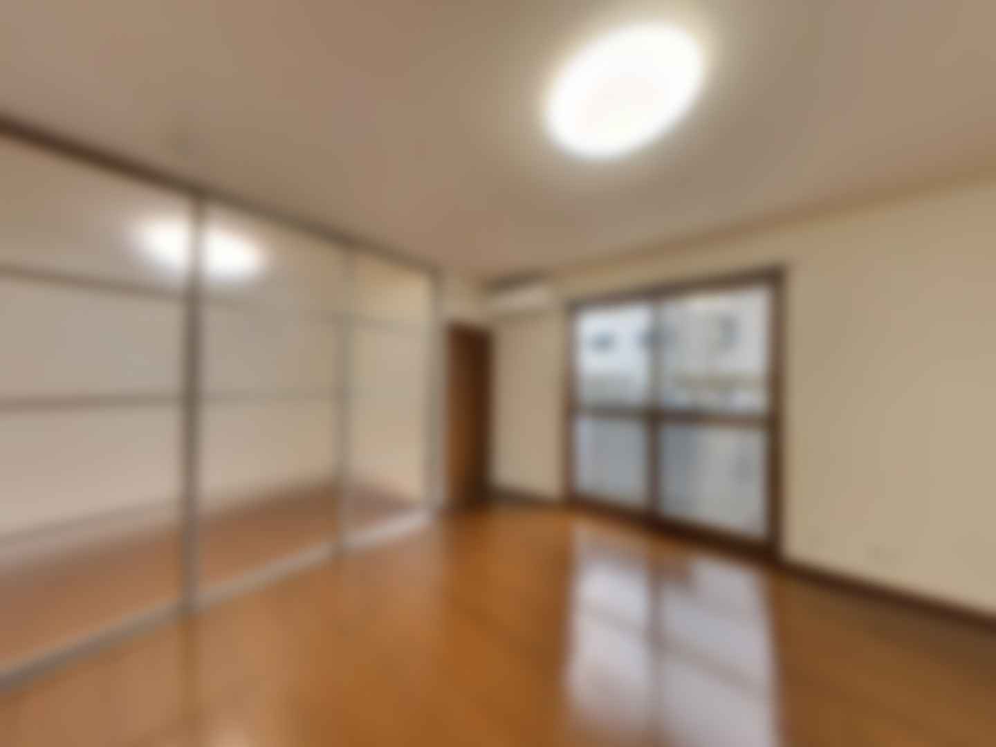 loading blurry tour image