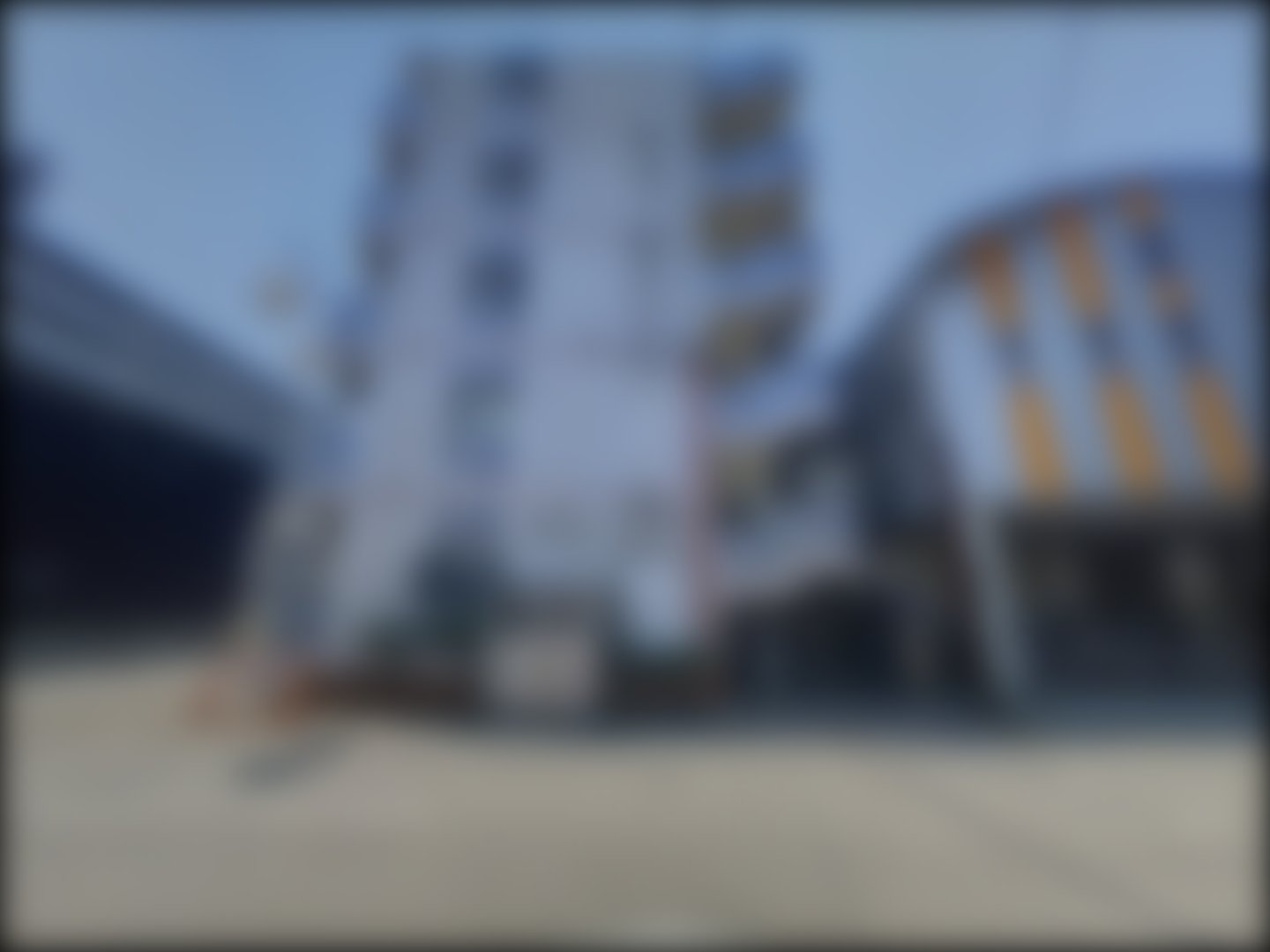 loading blurry tour image