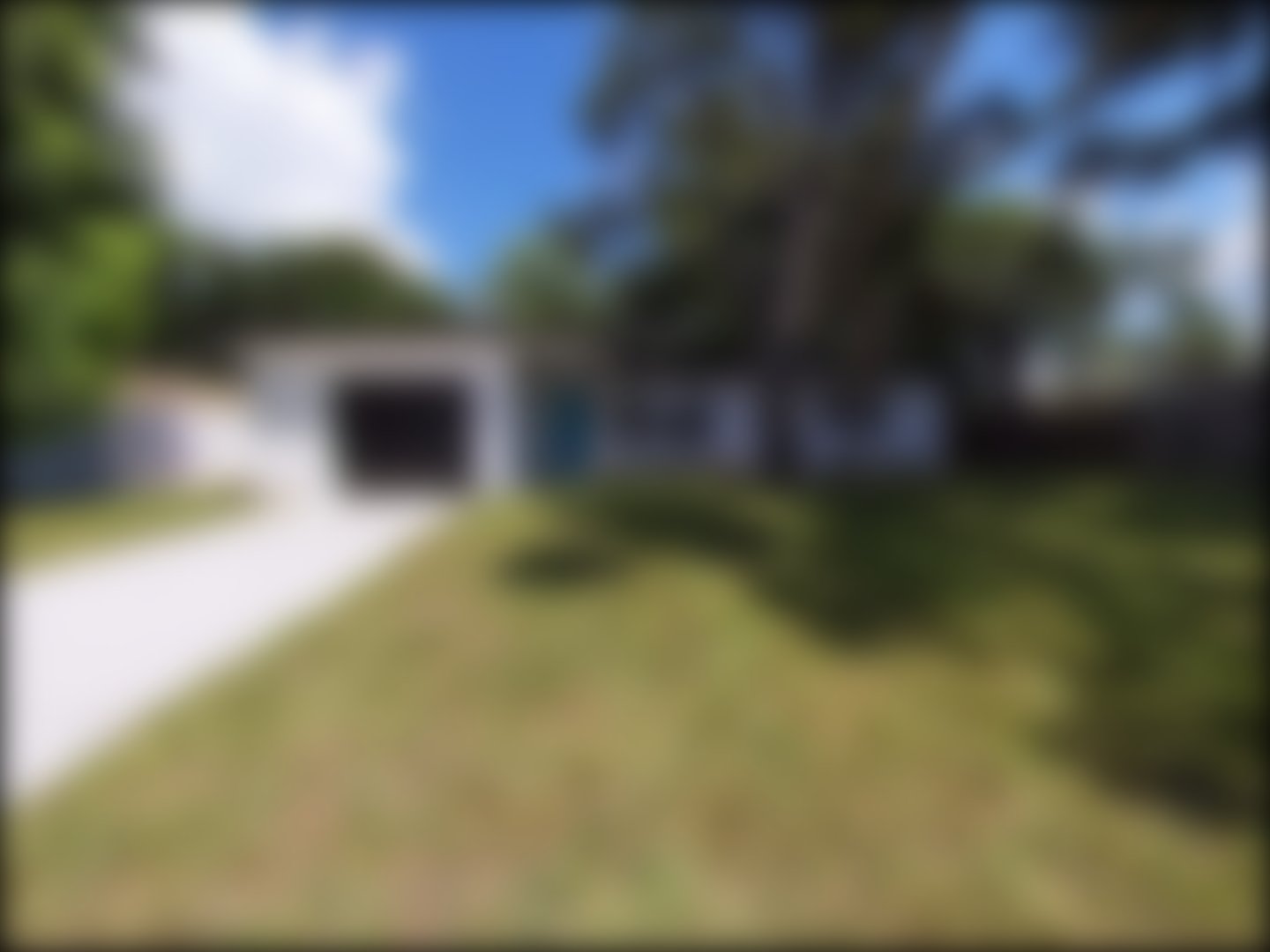 loading blurry tour image