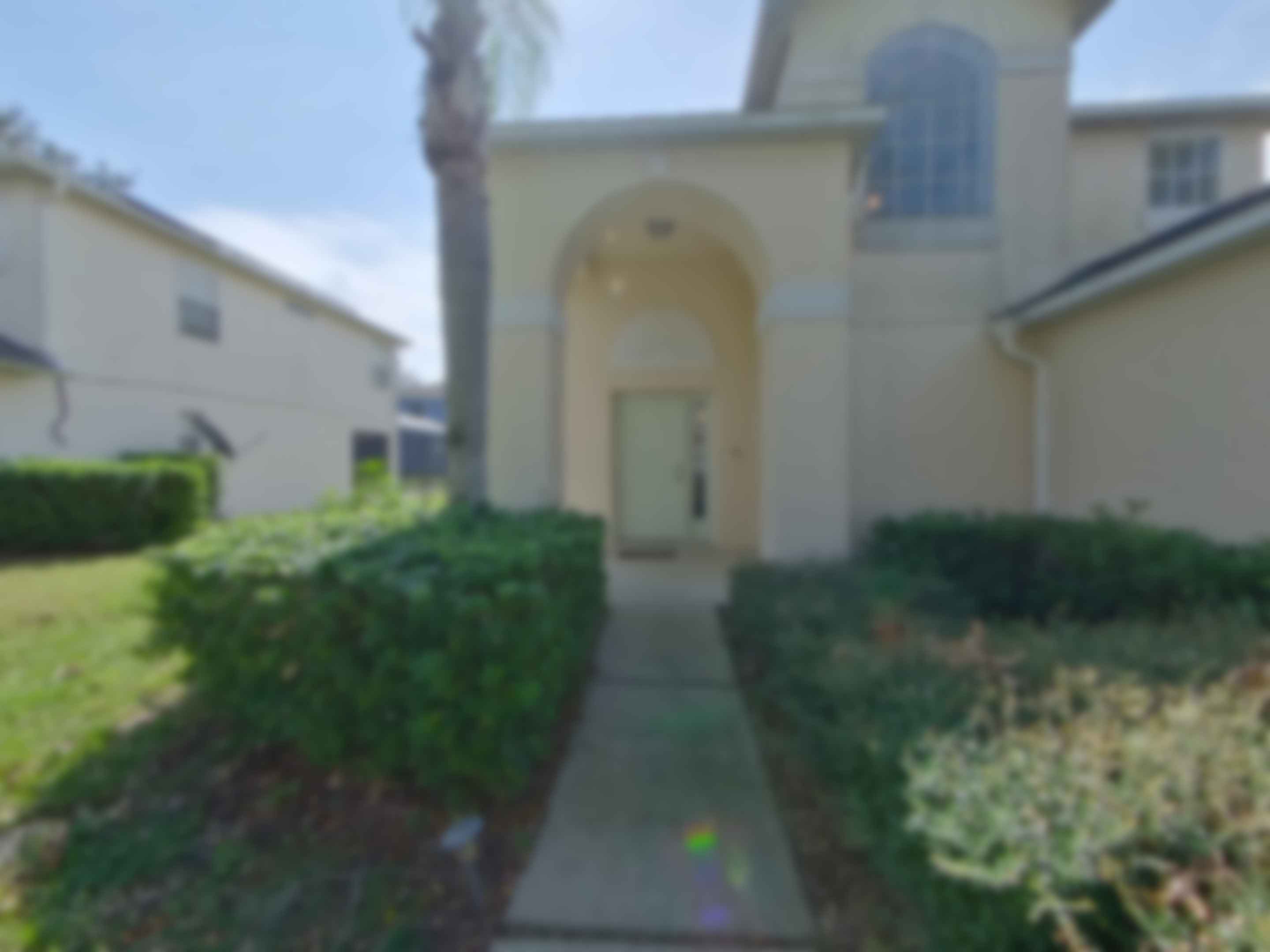 loading blurry tour image