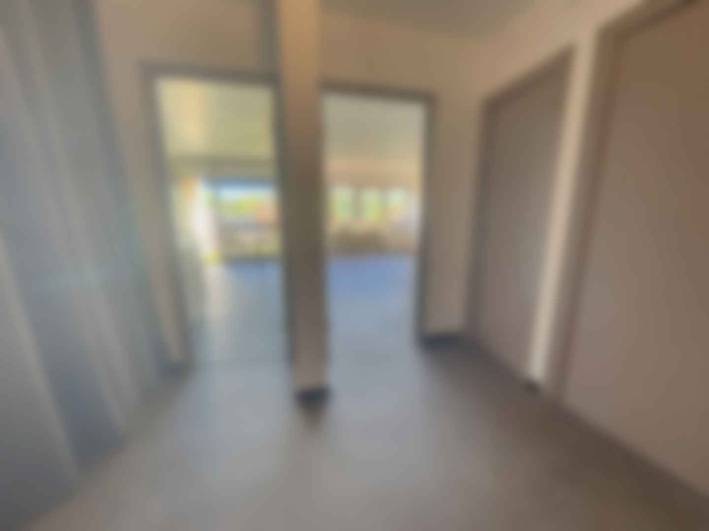 loading blurry tour image