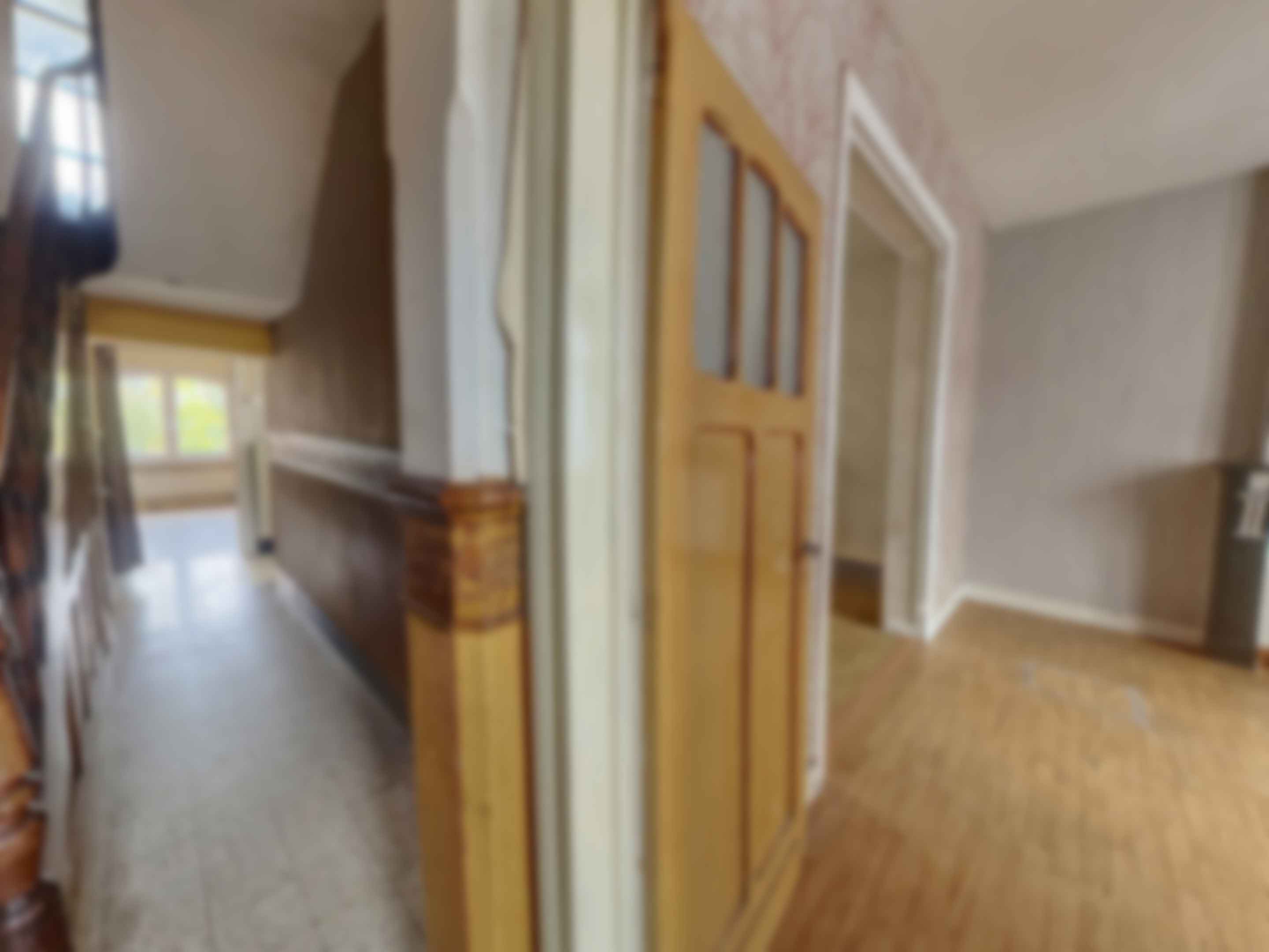 loading blurry tour image