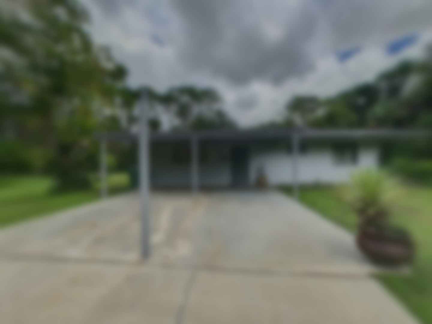 loading blurry tour image