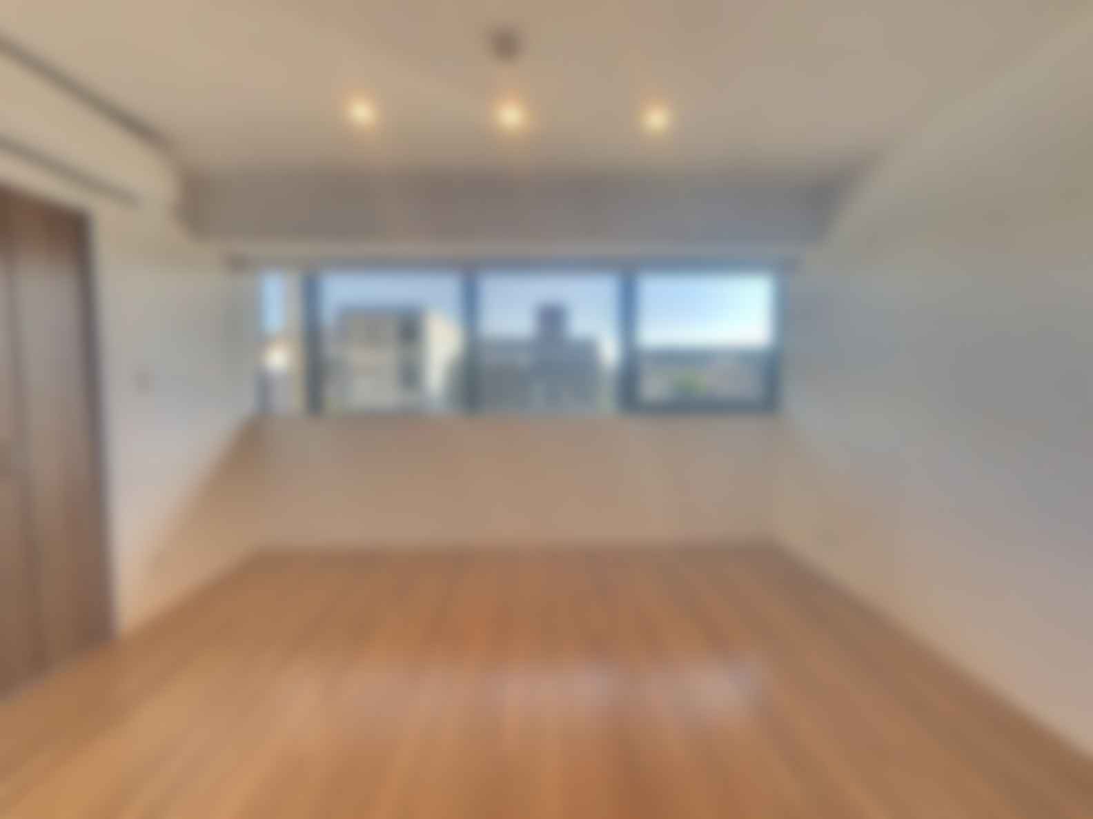 loading blurry tour image