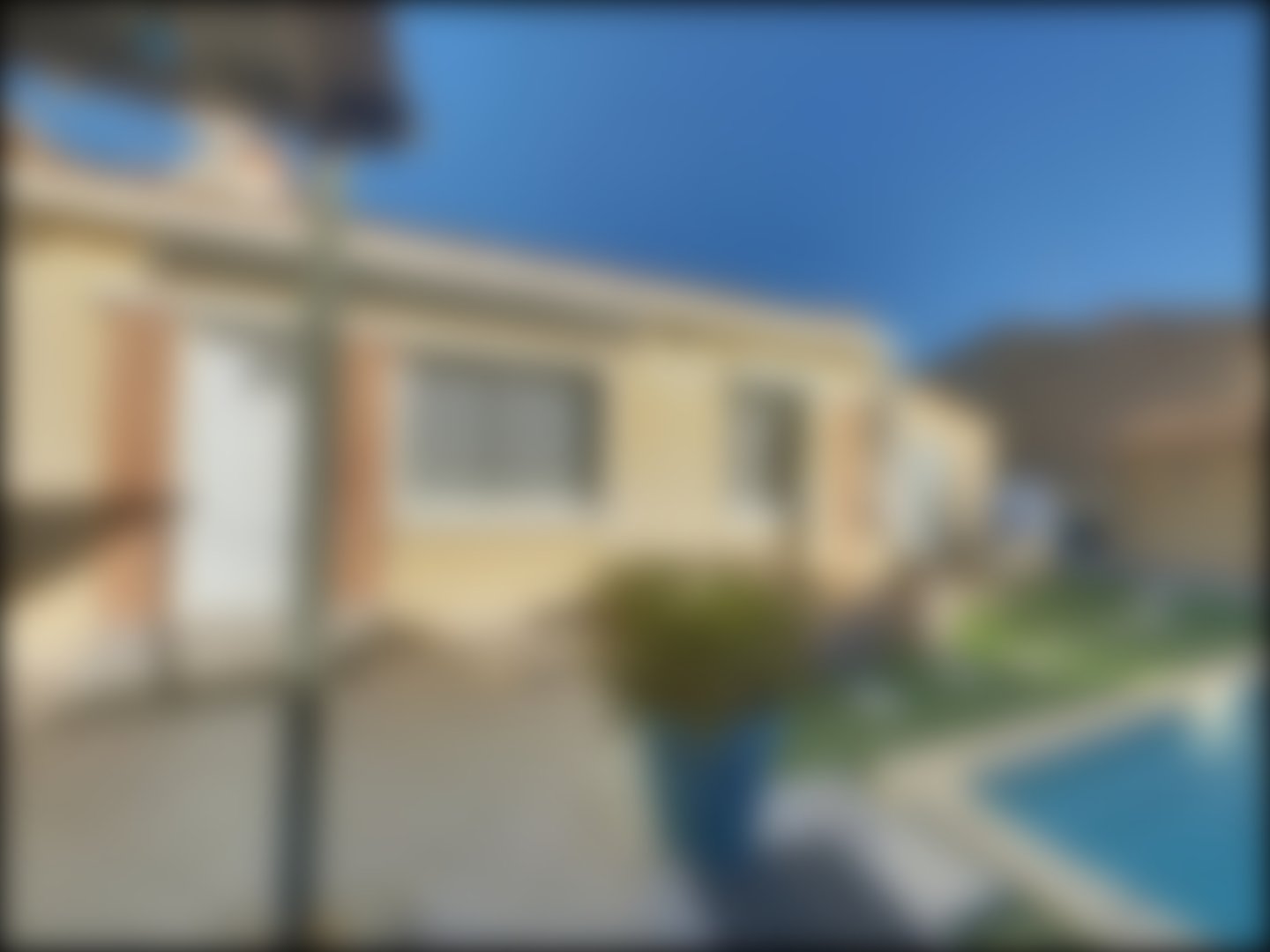 loading blurry tour image