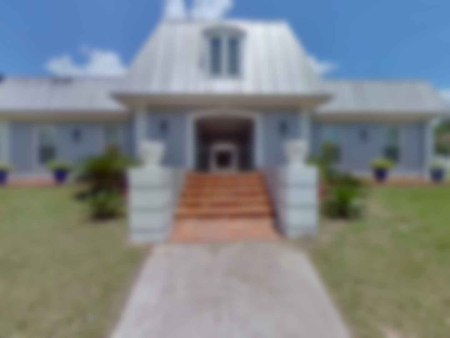 loading blurry tour image