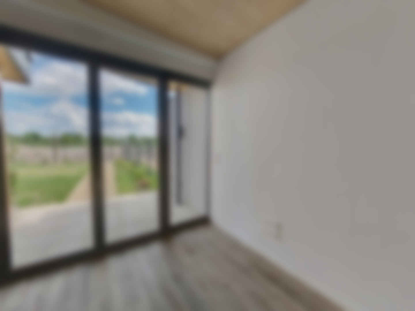 loading blurry tour image