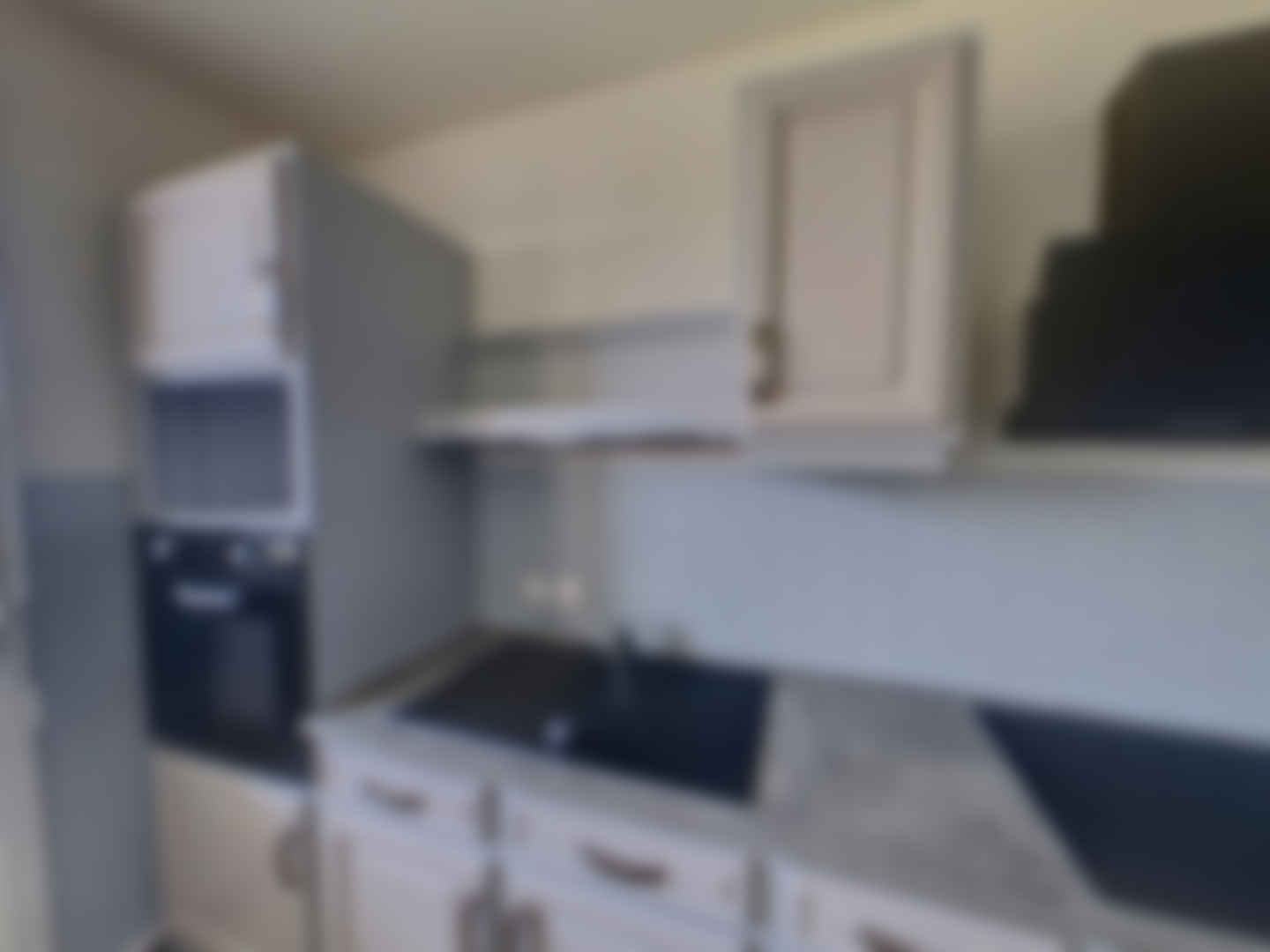 loading blurry tour image