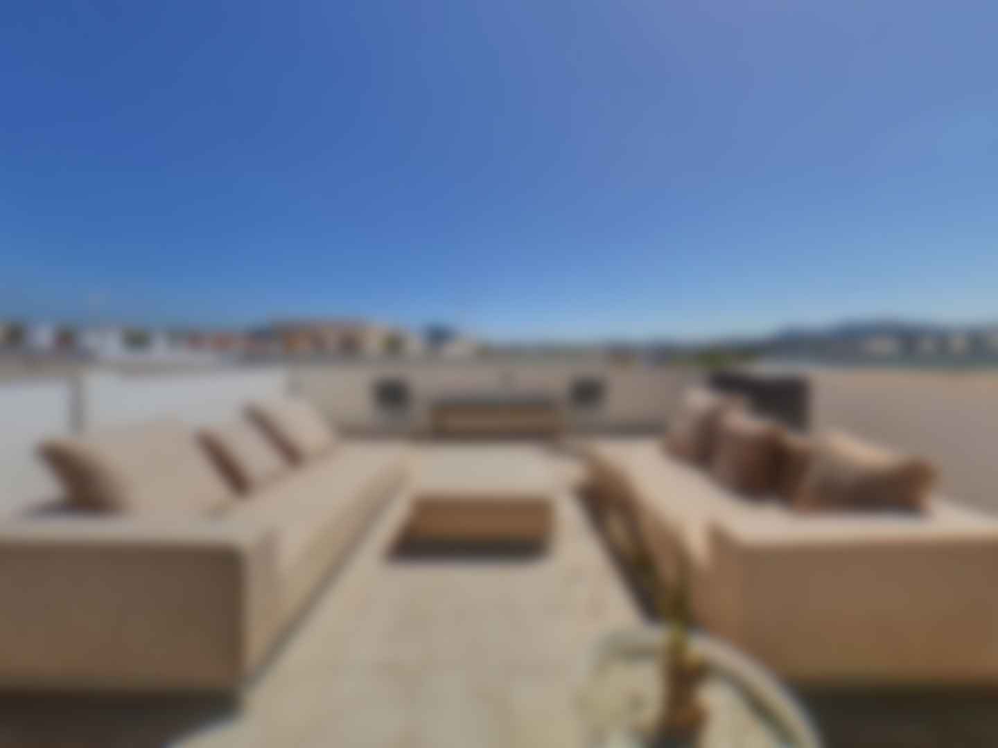 loading blurry tour image