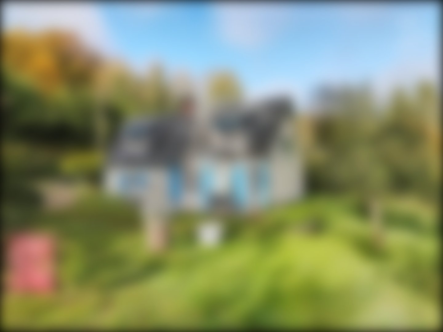 loading blurry tour image