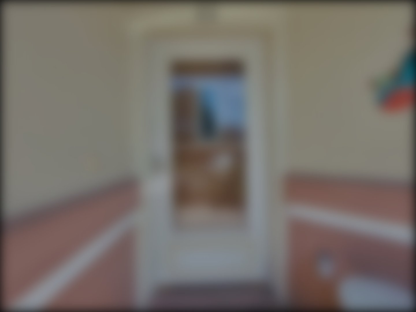 loading blurry tour image