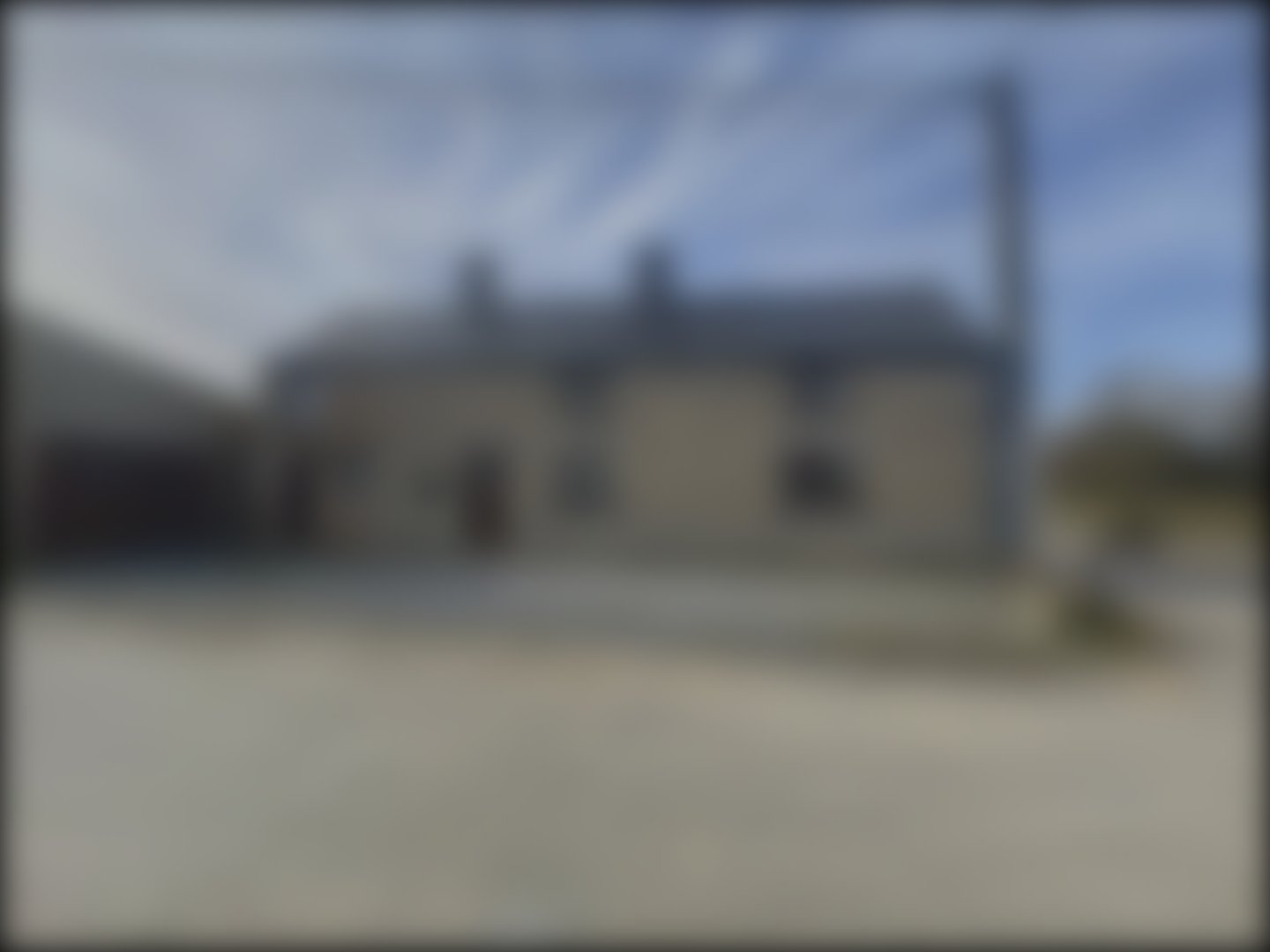 loading blurry tour image