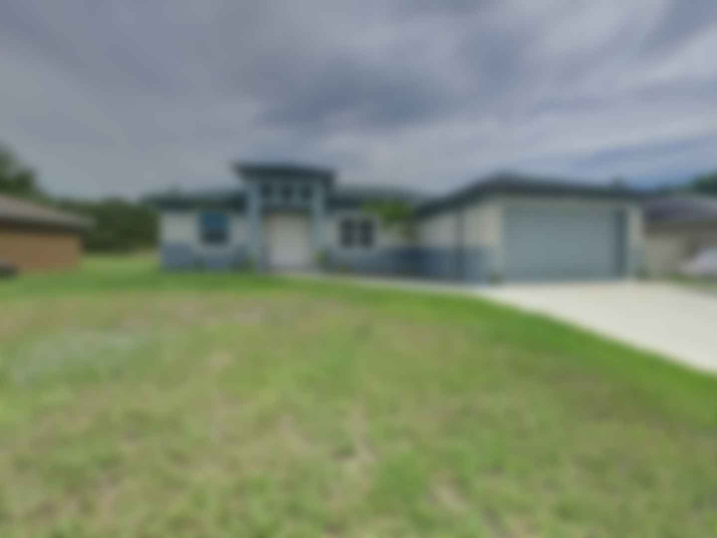 loading blurry tour image