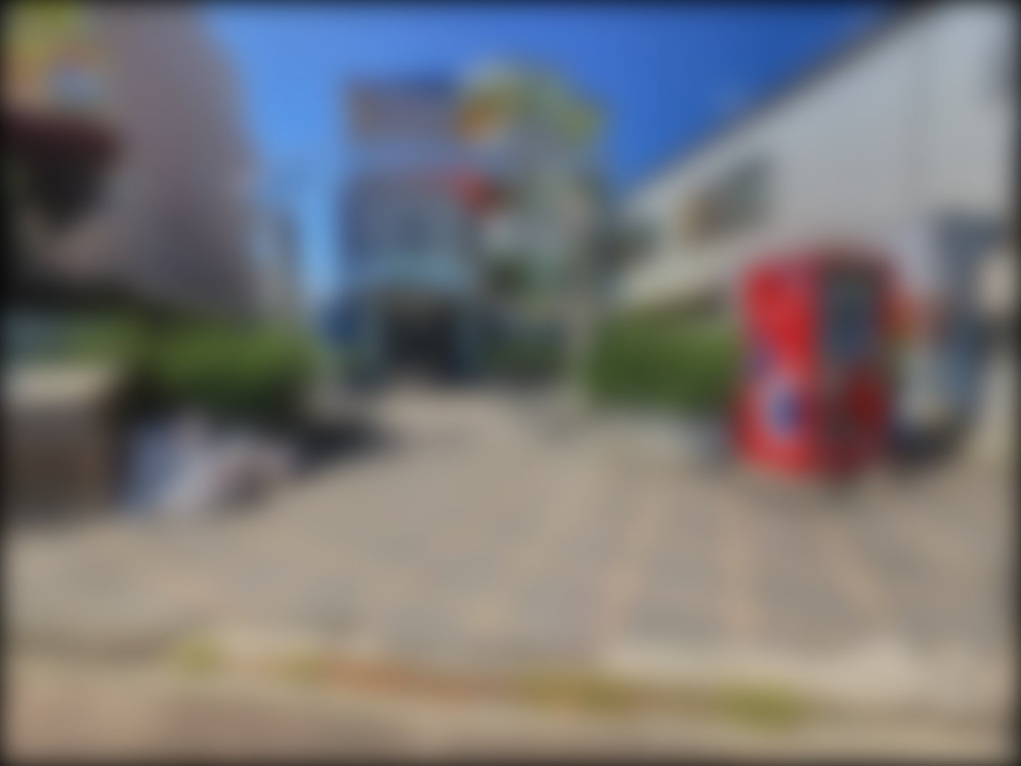 loading blurry tour image