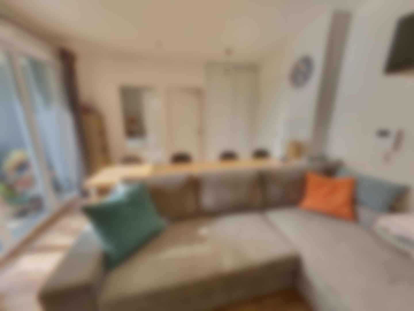 loading blurry tour image