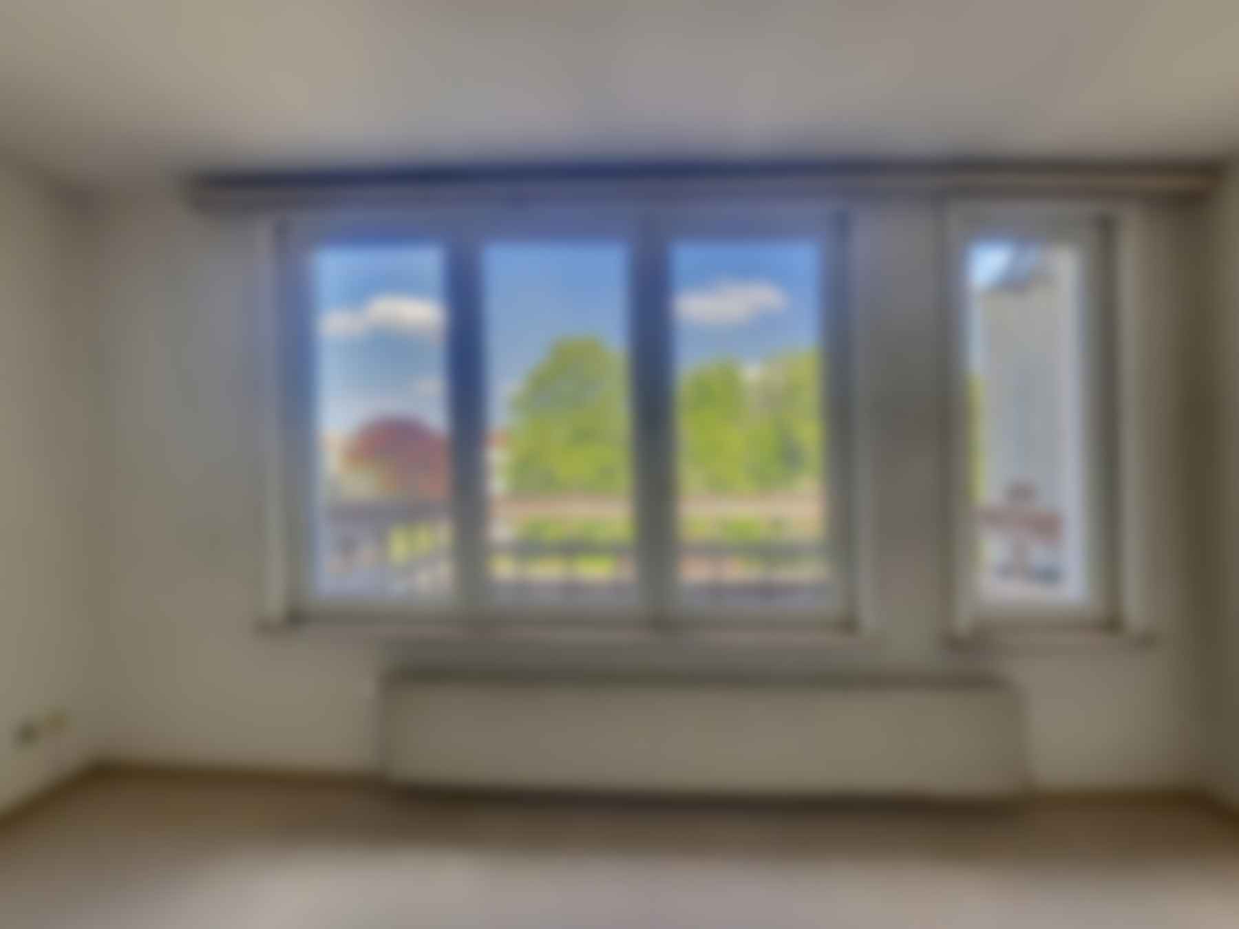 loading blurry tour image