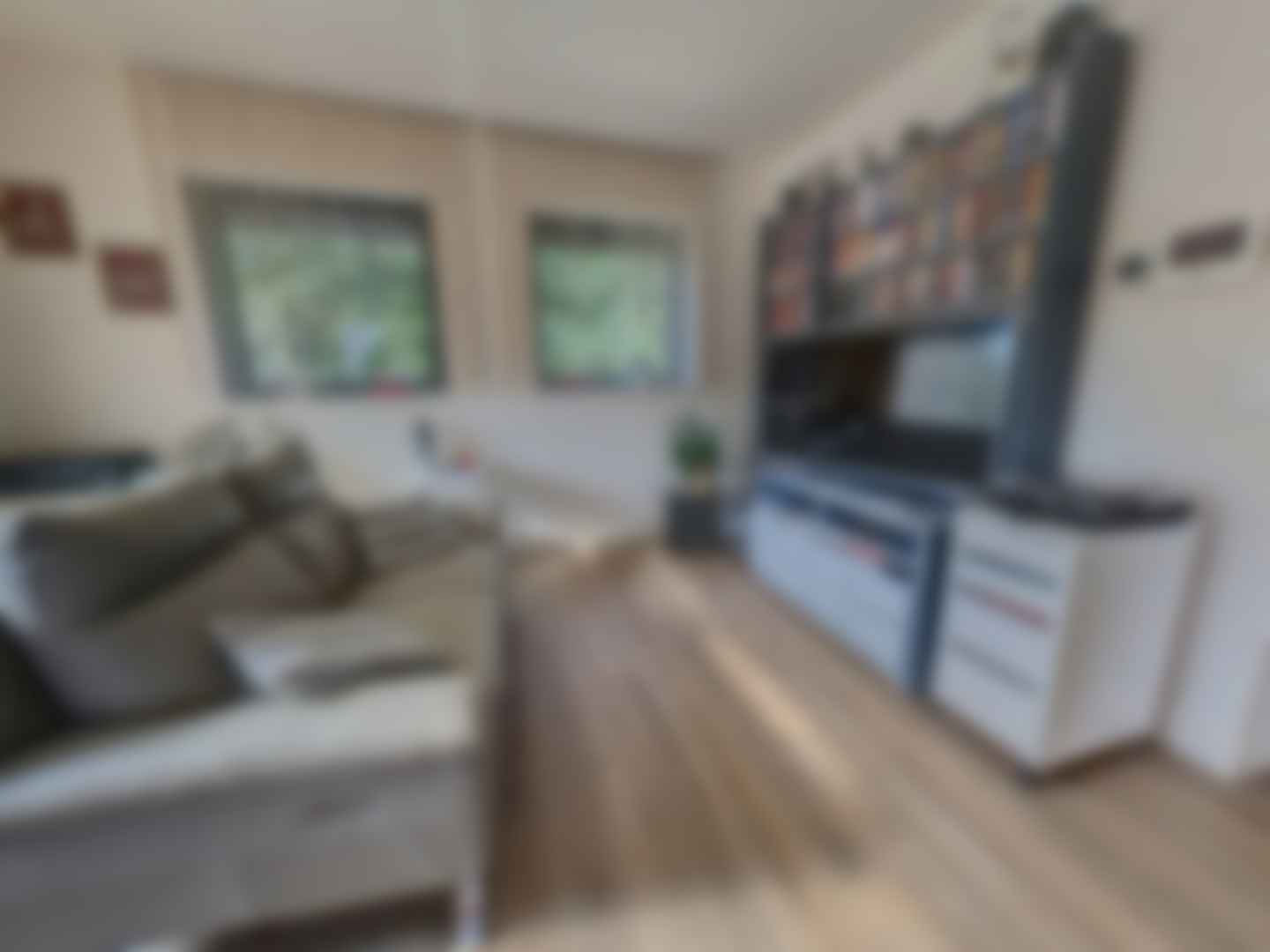 loading blurry tour image