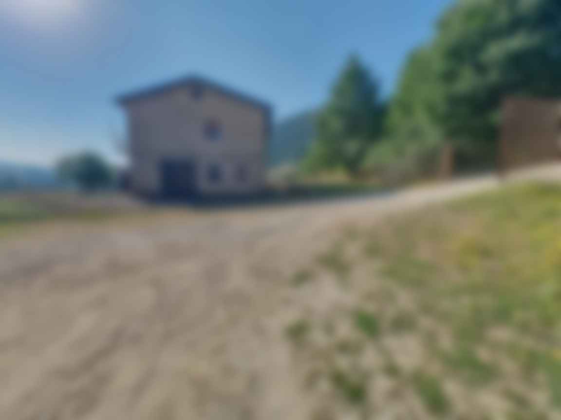 loading blurry tour image