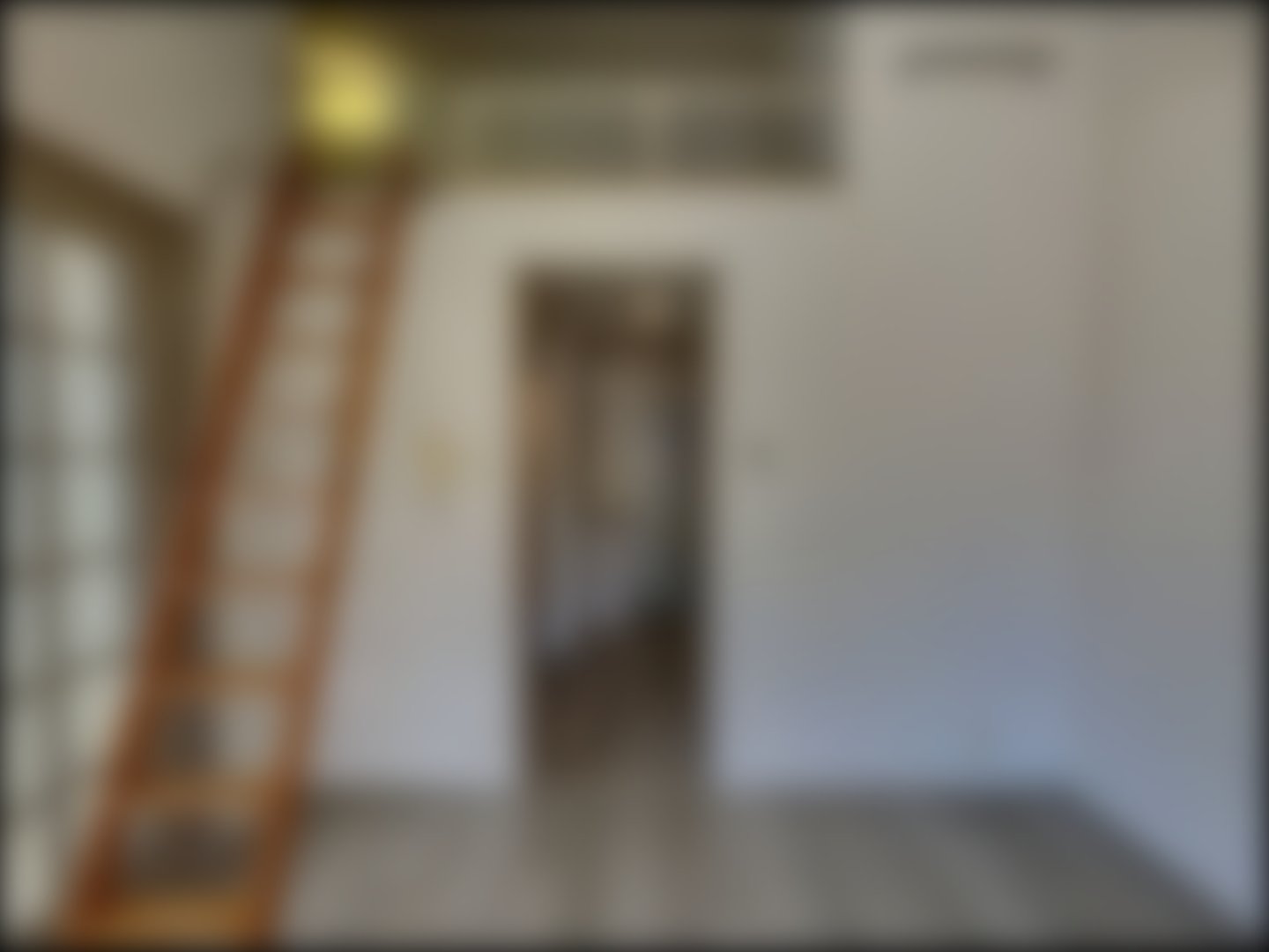 loading blurry tour image