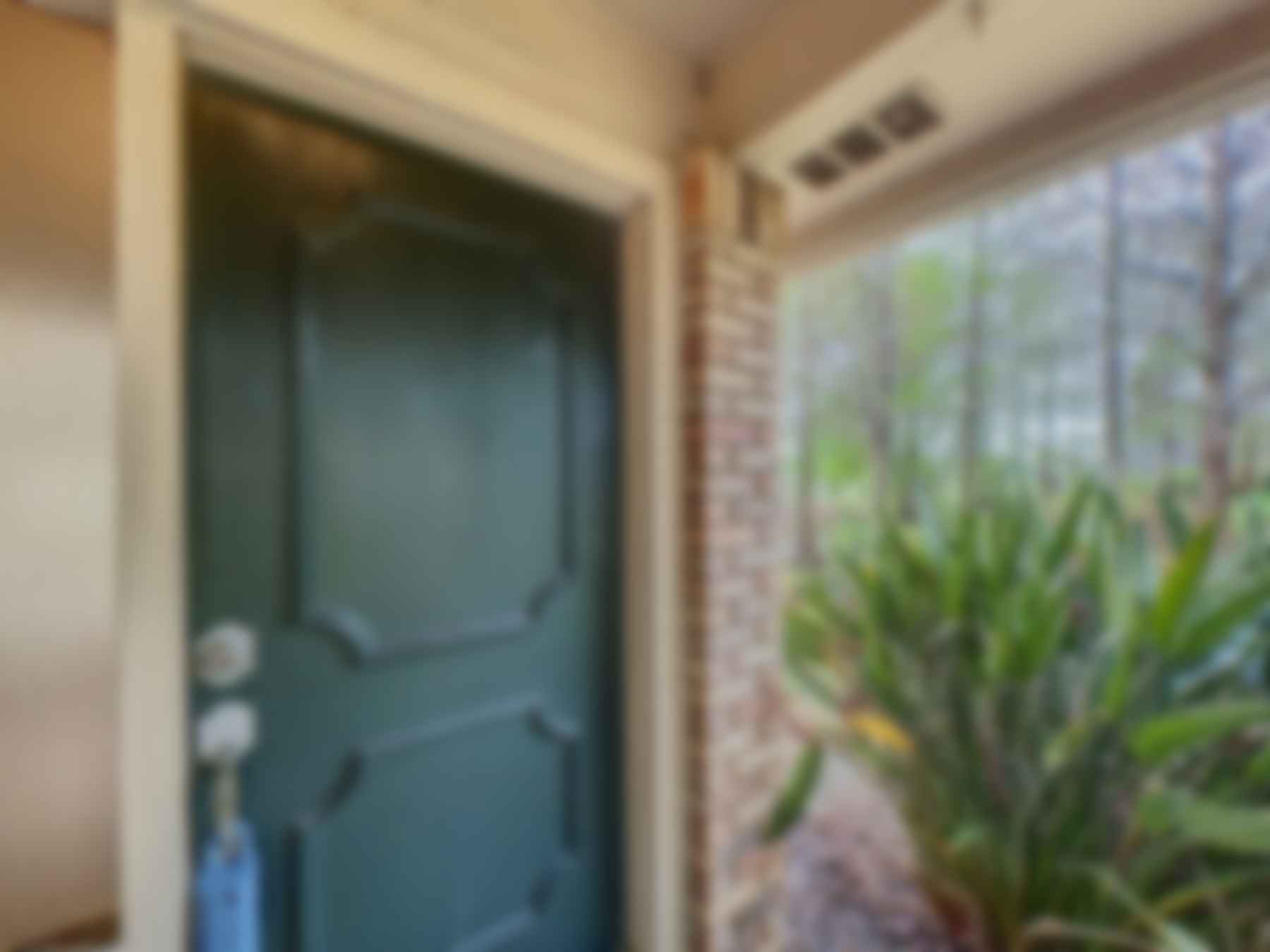 loading blurry tour image