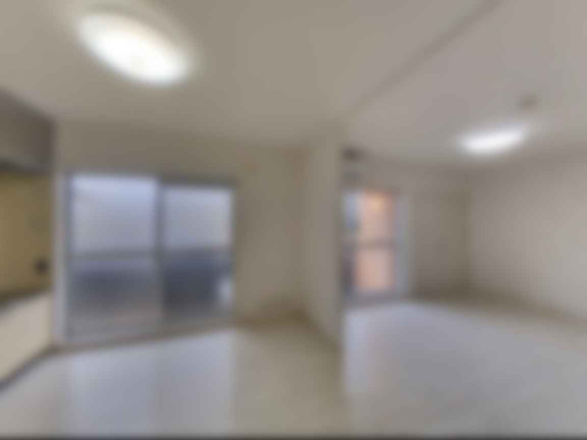 loading blurry tour image