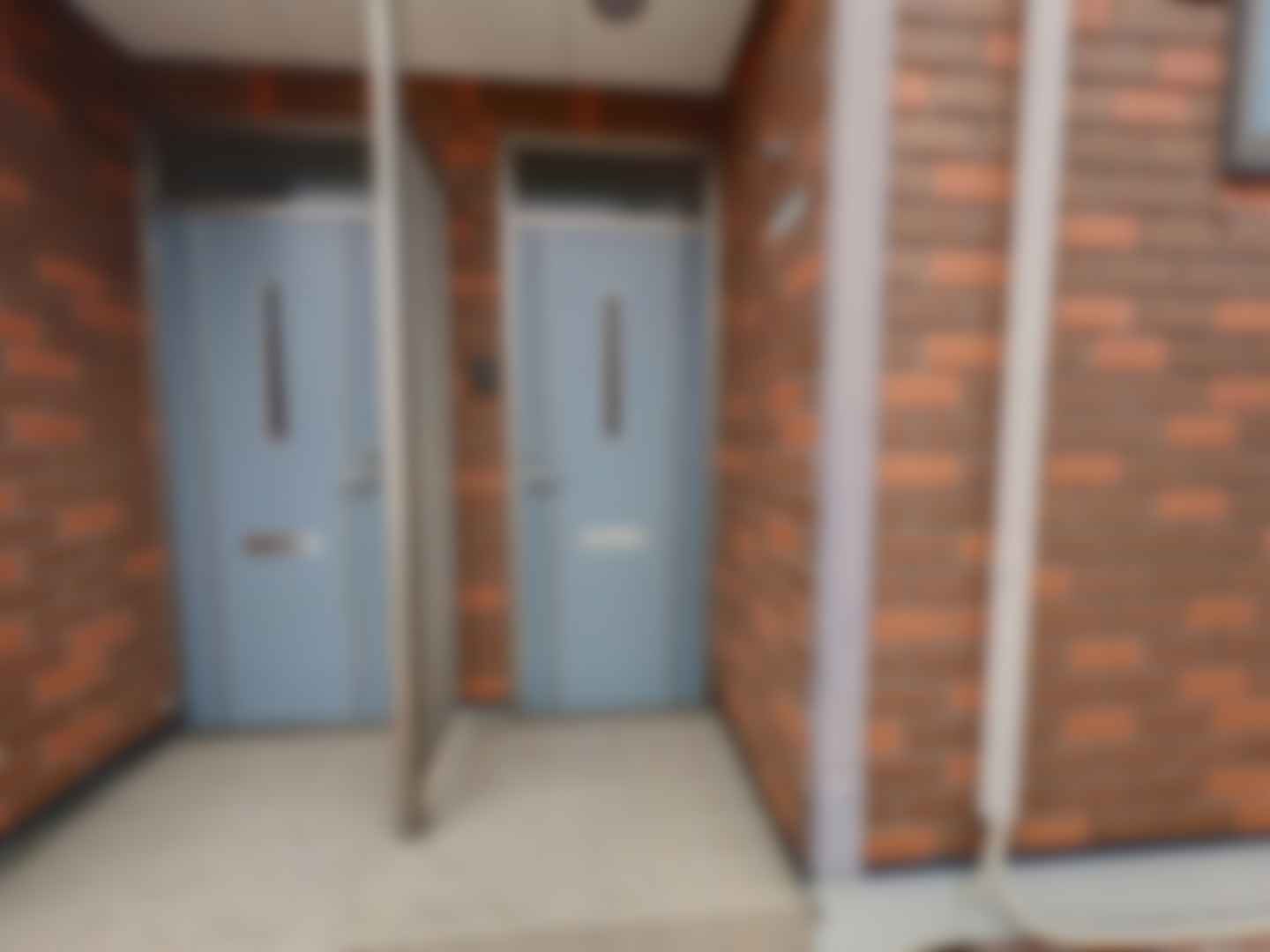 loading blurry tour image