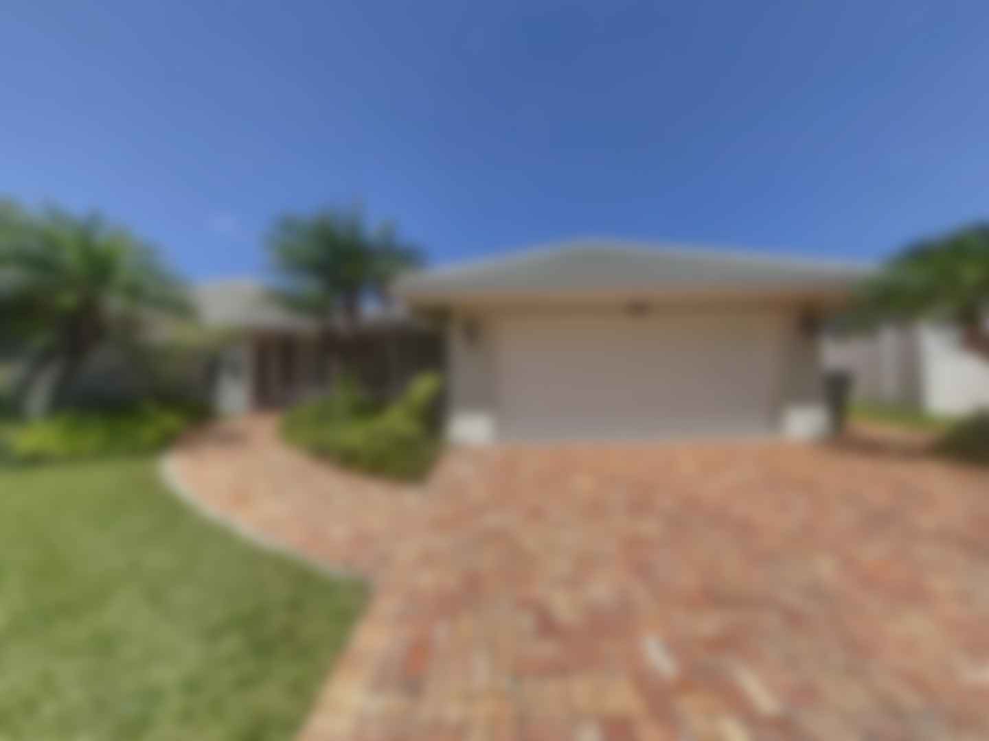 loading blurry tour image