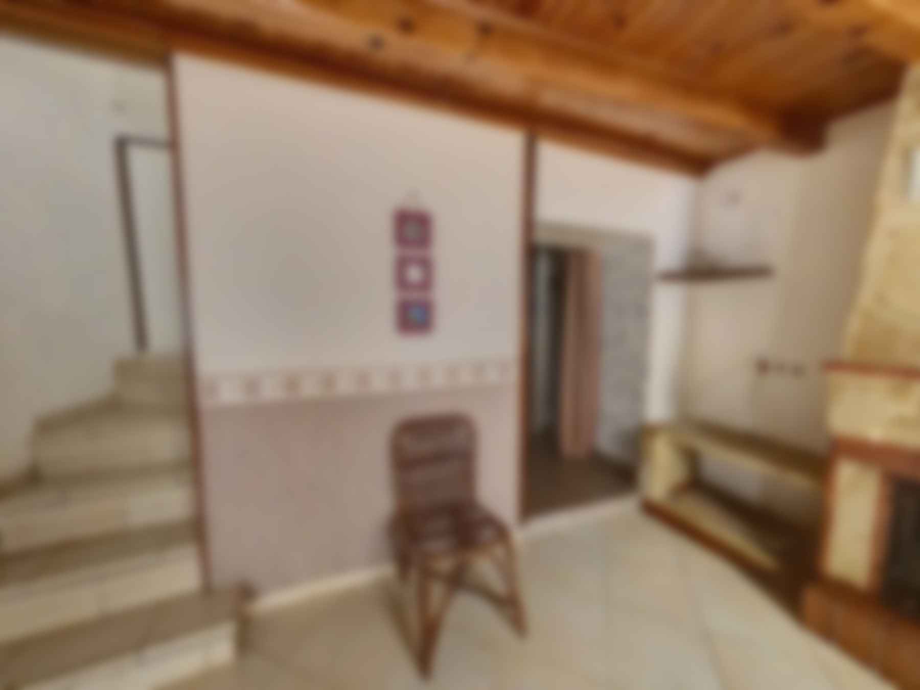 loading blurry tour image