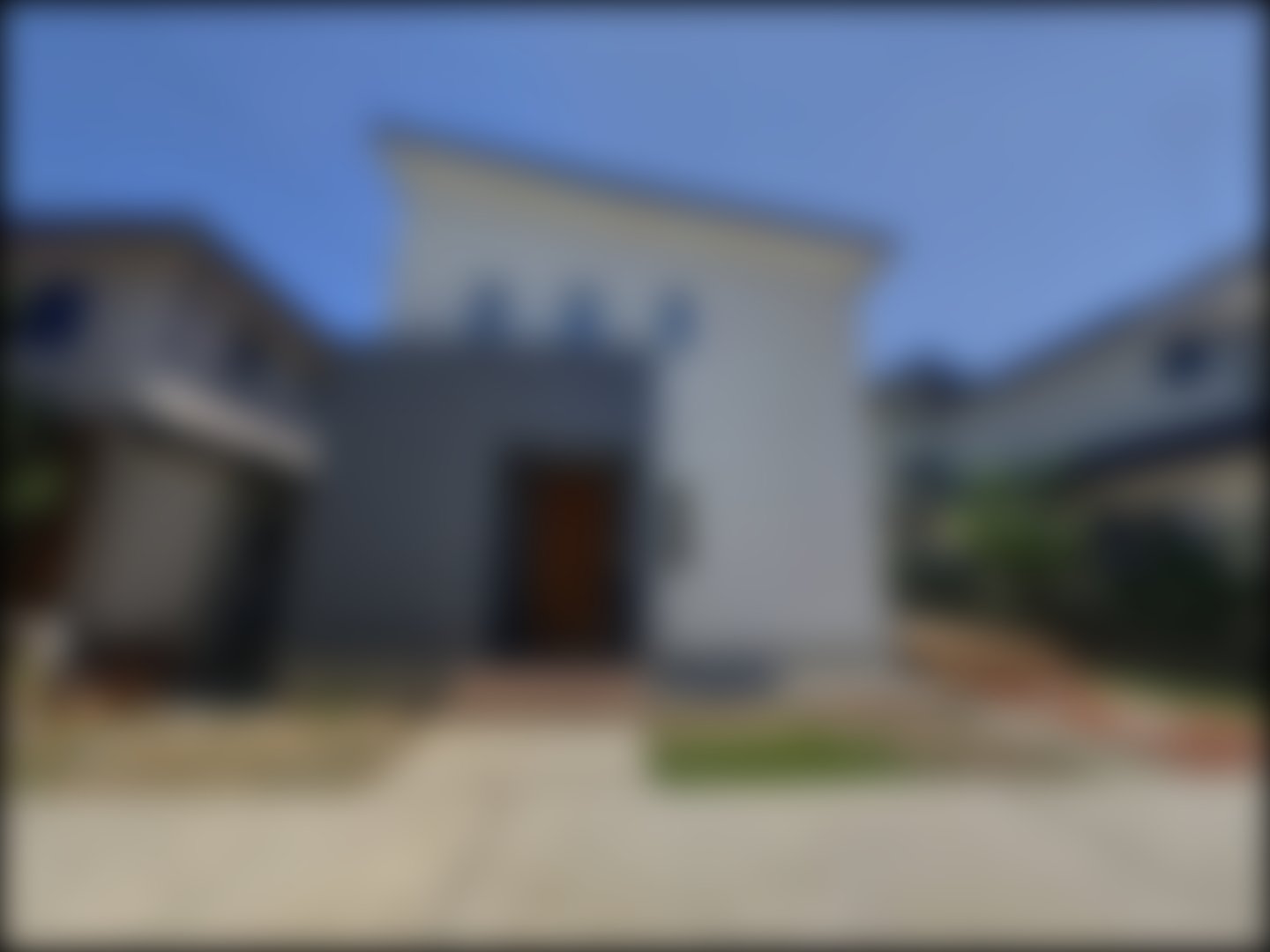 loading blurry tour image