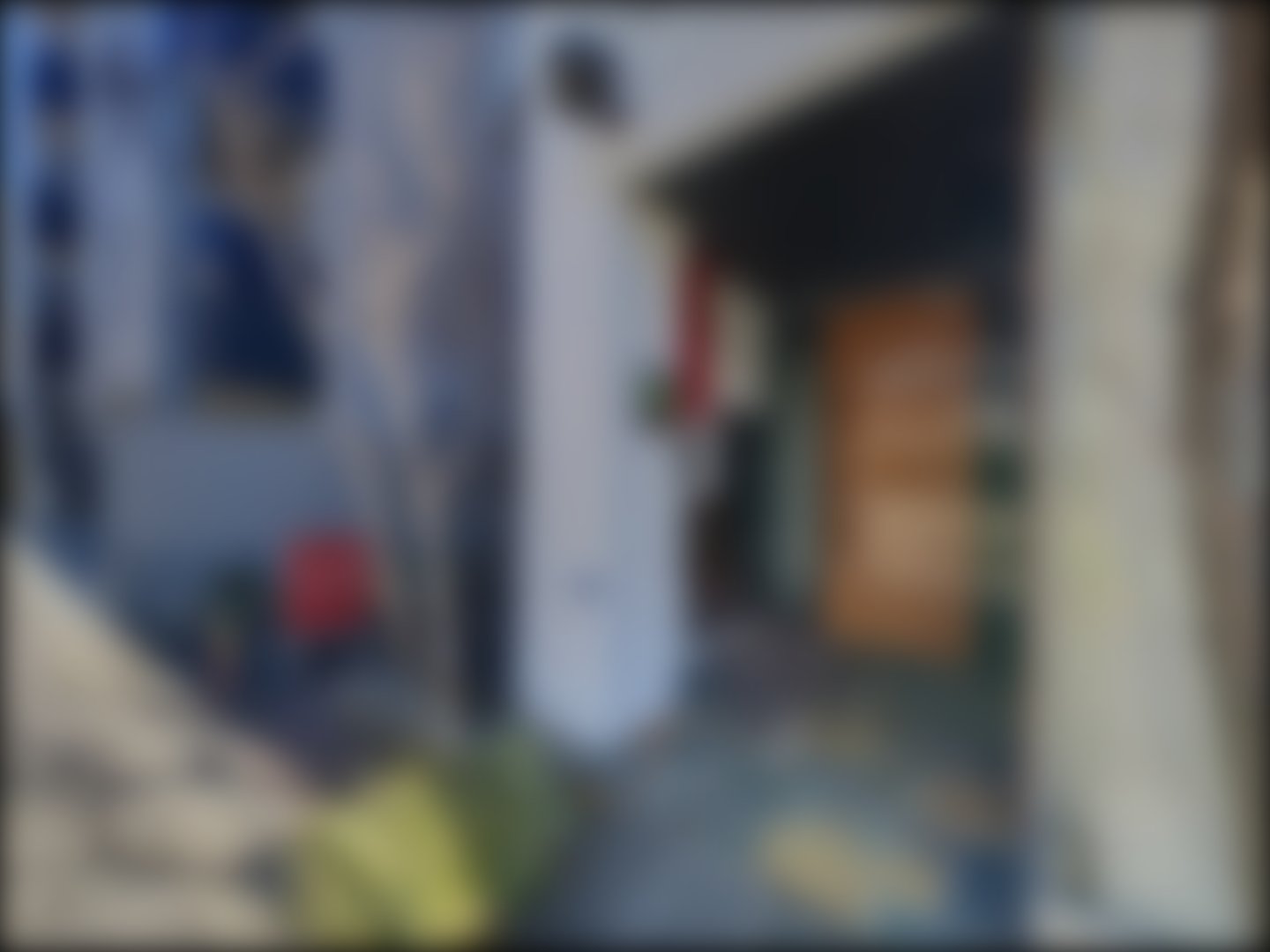 loading blurry tour image