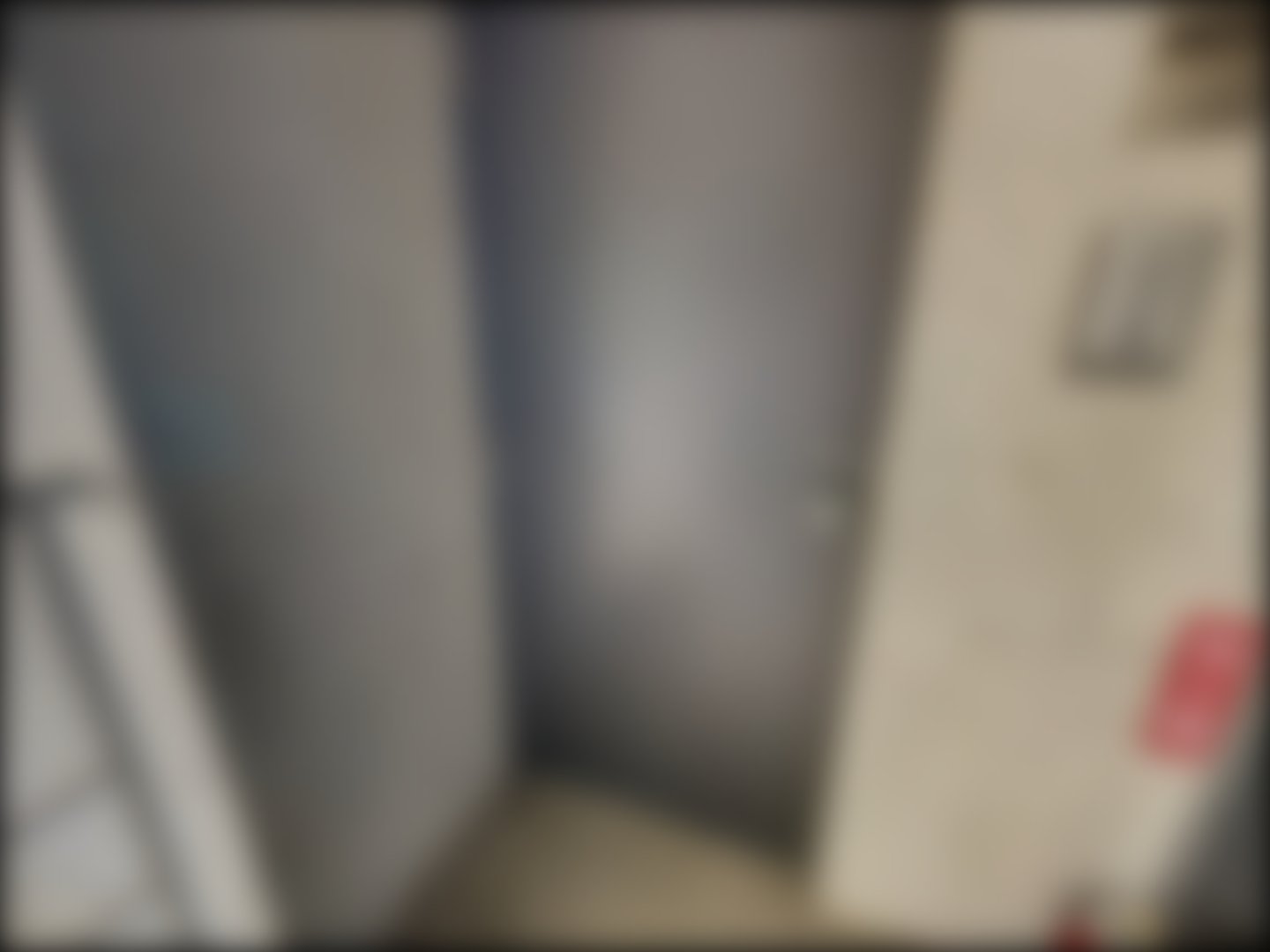 loading blurry tour image