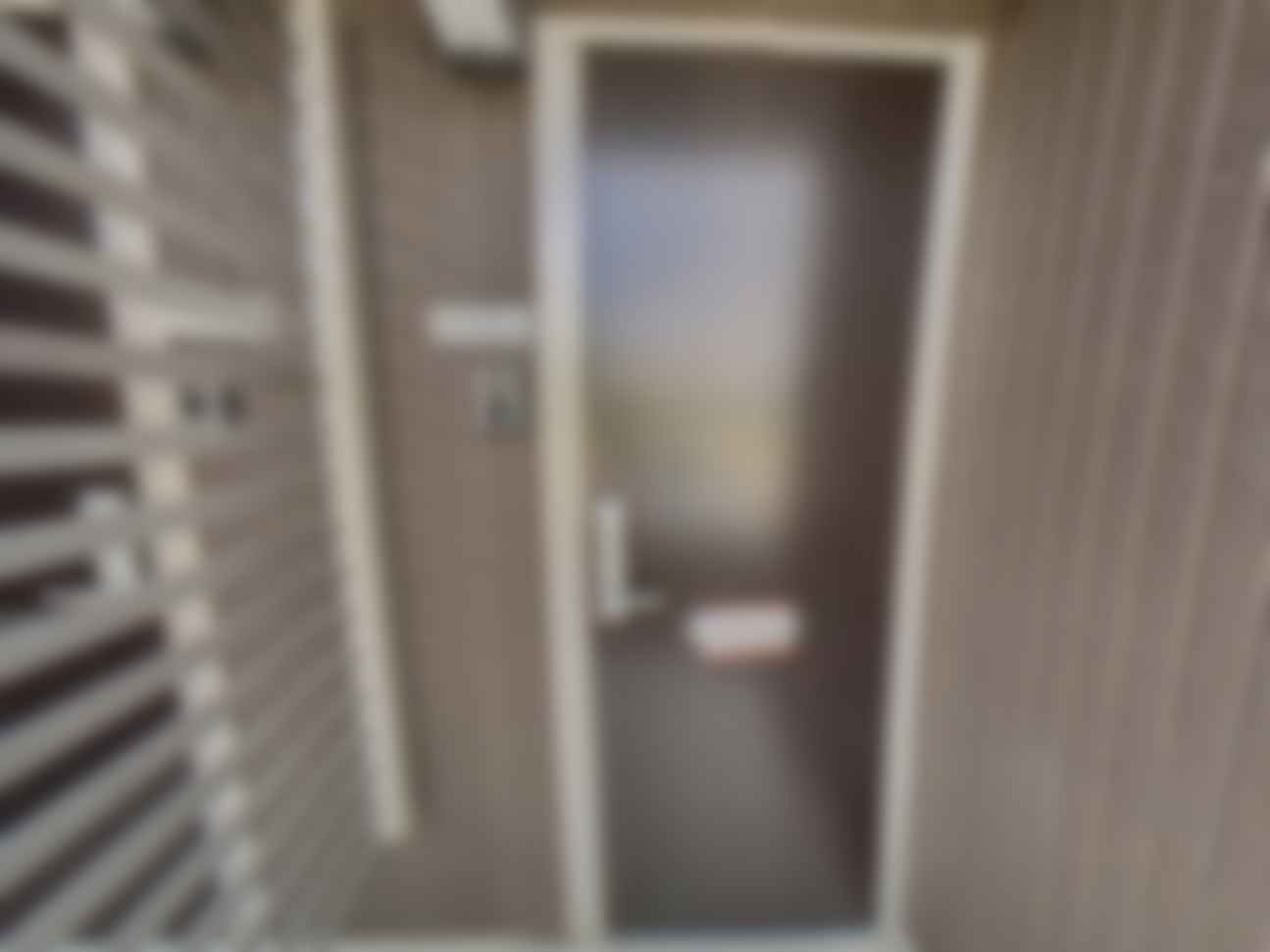 loading blurry tour image