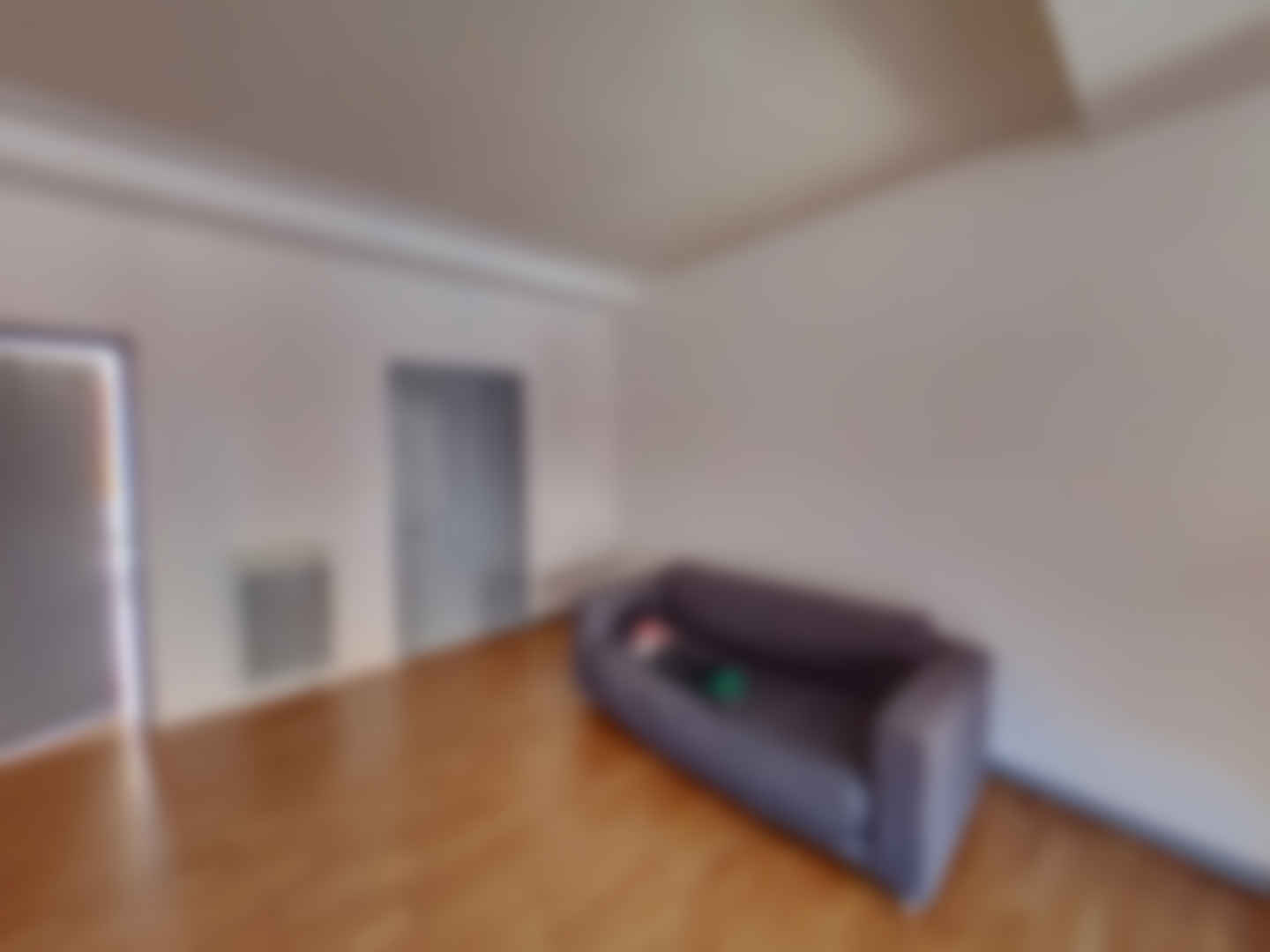 loading blurry tour image