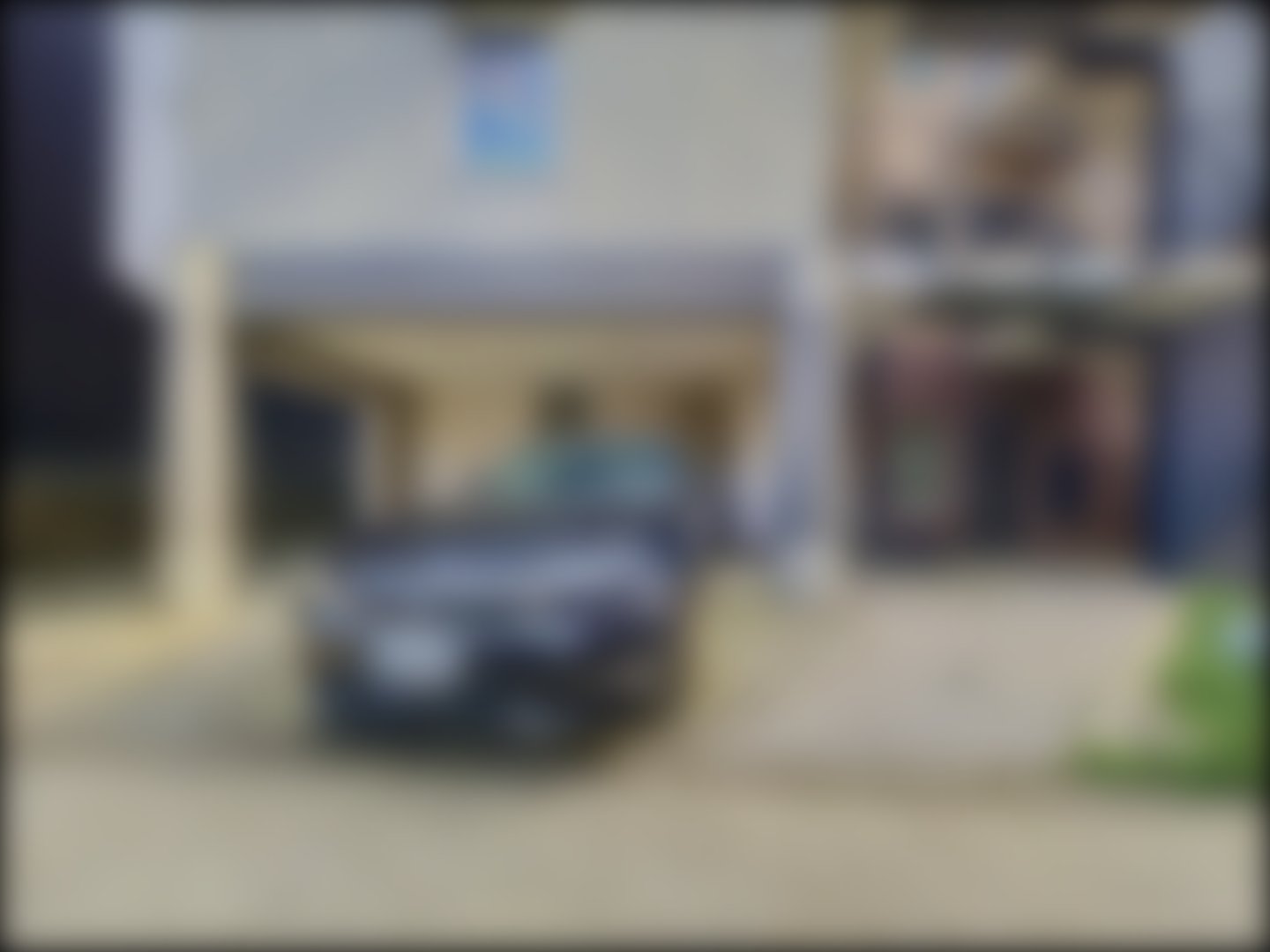 loading blurry tour image