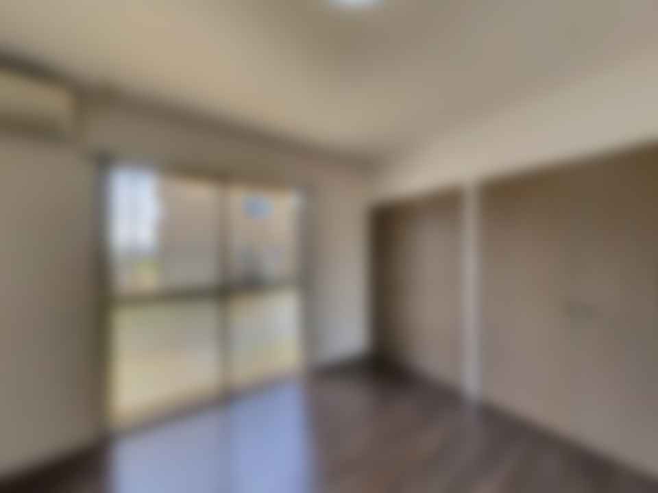 loading blurry tour image