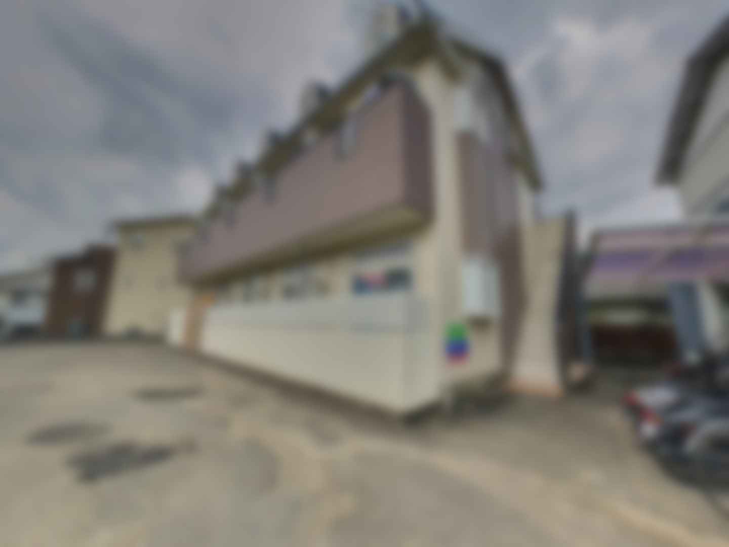 loading blurry tour image