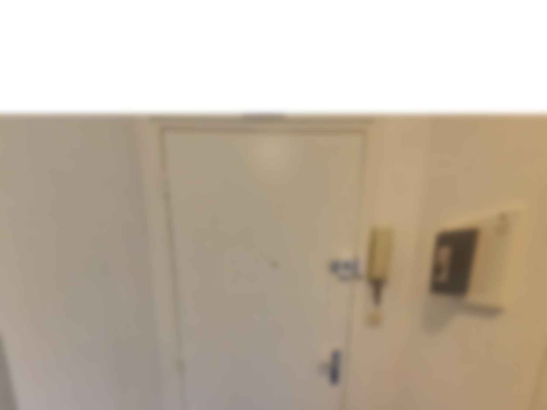 loading blurry tour image