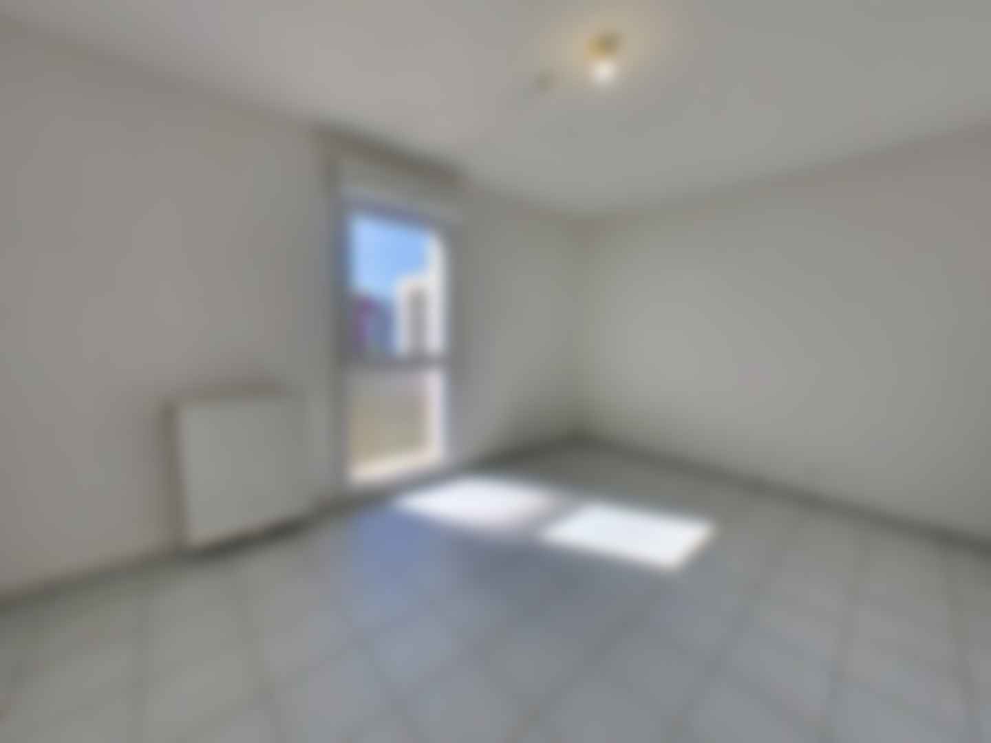 loading blurry tour image