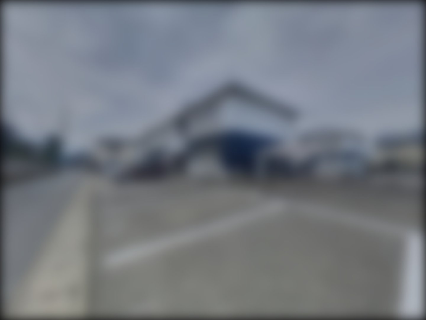 loading blurry tour image