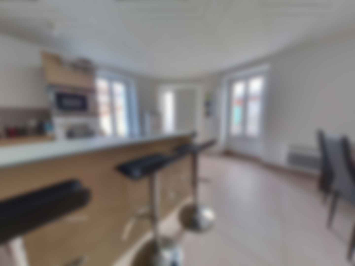 loading blurry tour image