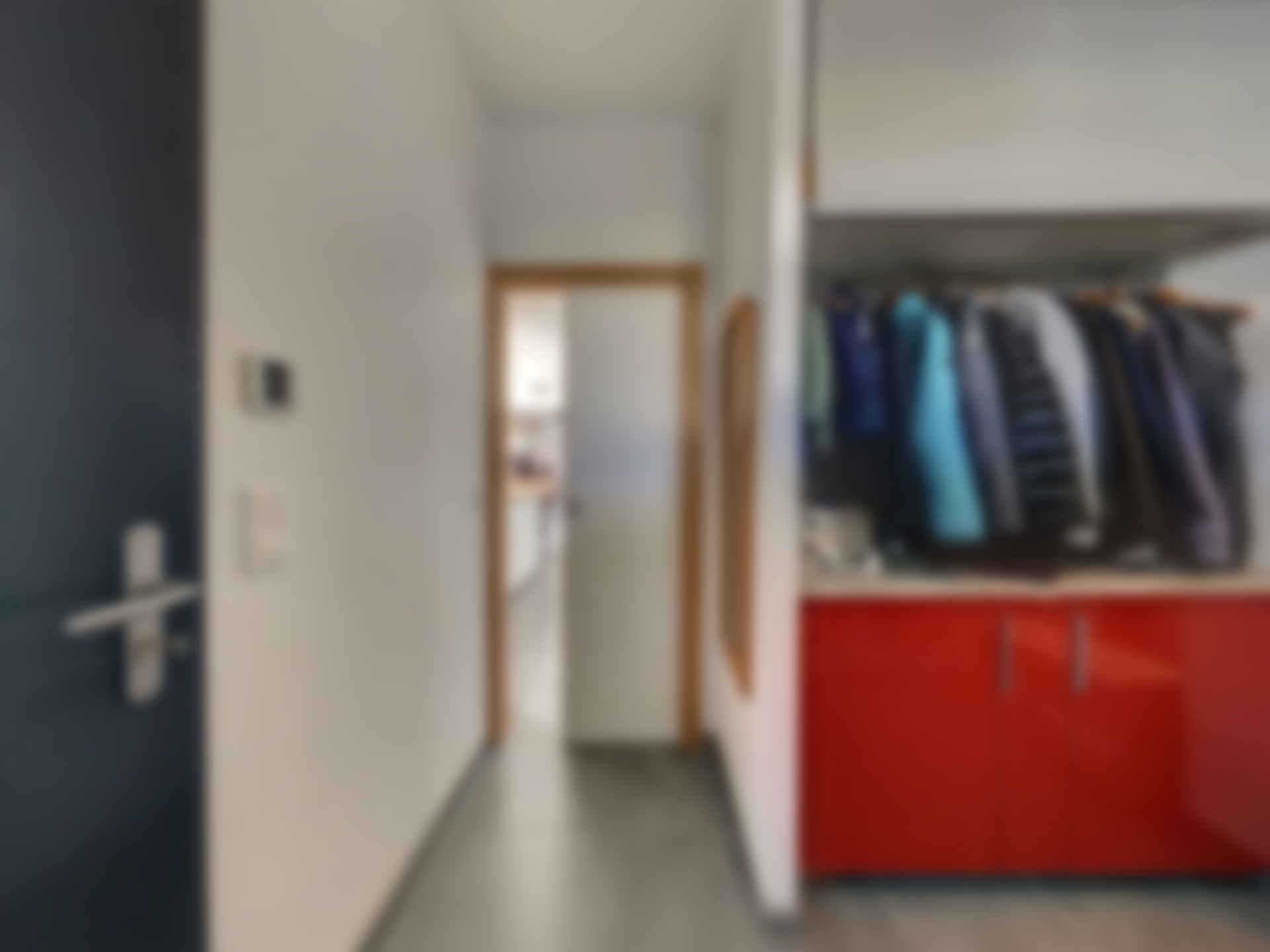 loading blurry tour image