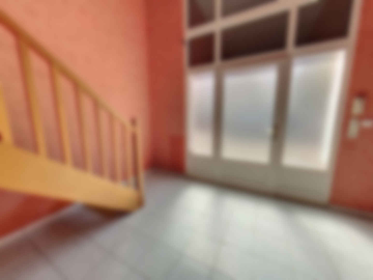 loading blurry tour image