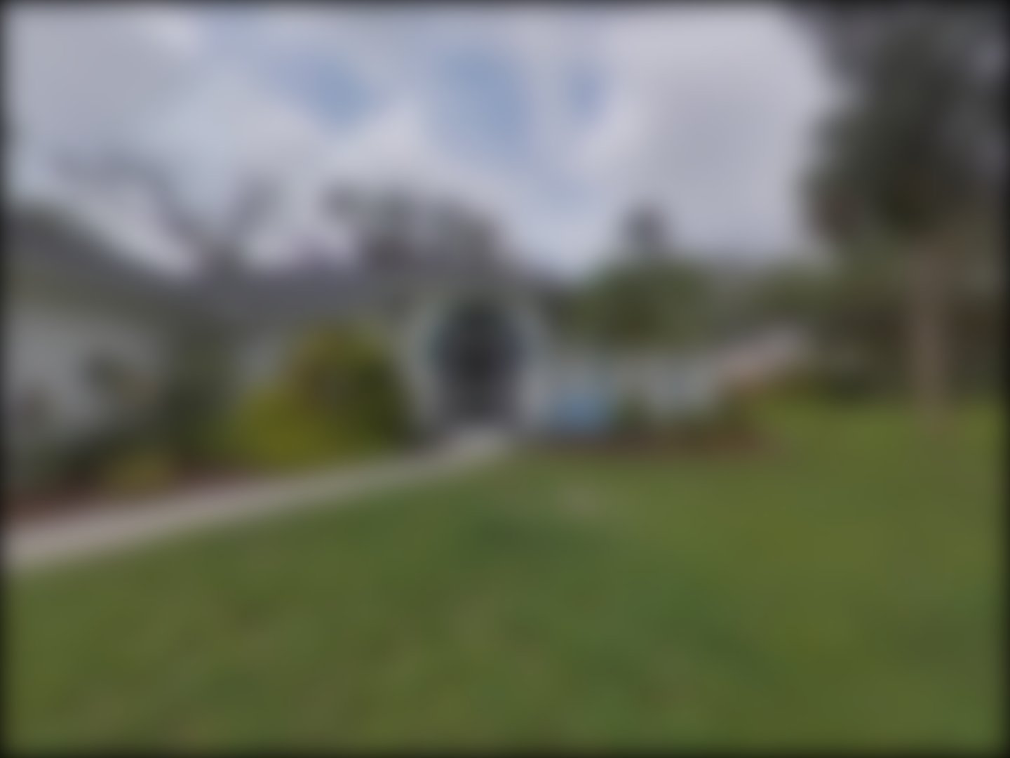 loading blurry tour image