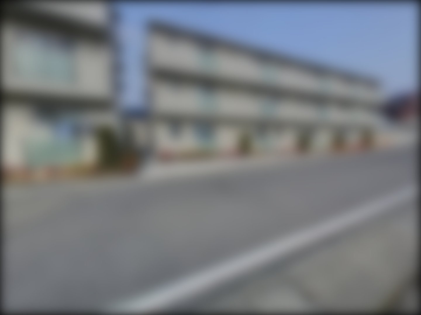 loading blurry tour image